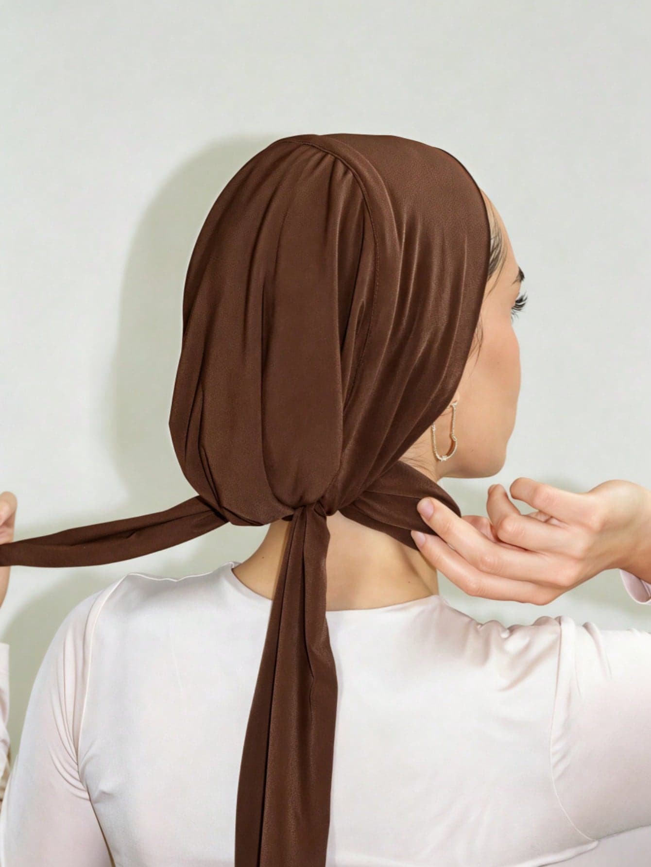 1pc Women's Solid Color Tie-Up Hood With Elastic Drawstring Back, Breathable Comfortable Stretchy Sweat-Absorbing Non-Slip Multifunctional Sports Headscarf Hijab Cap Turban Head Cover Inner Lining, Suitable For Daily Wear, Sports, Yoga, Fitness And Fashion Styling