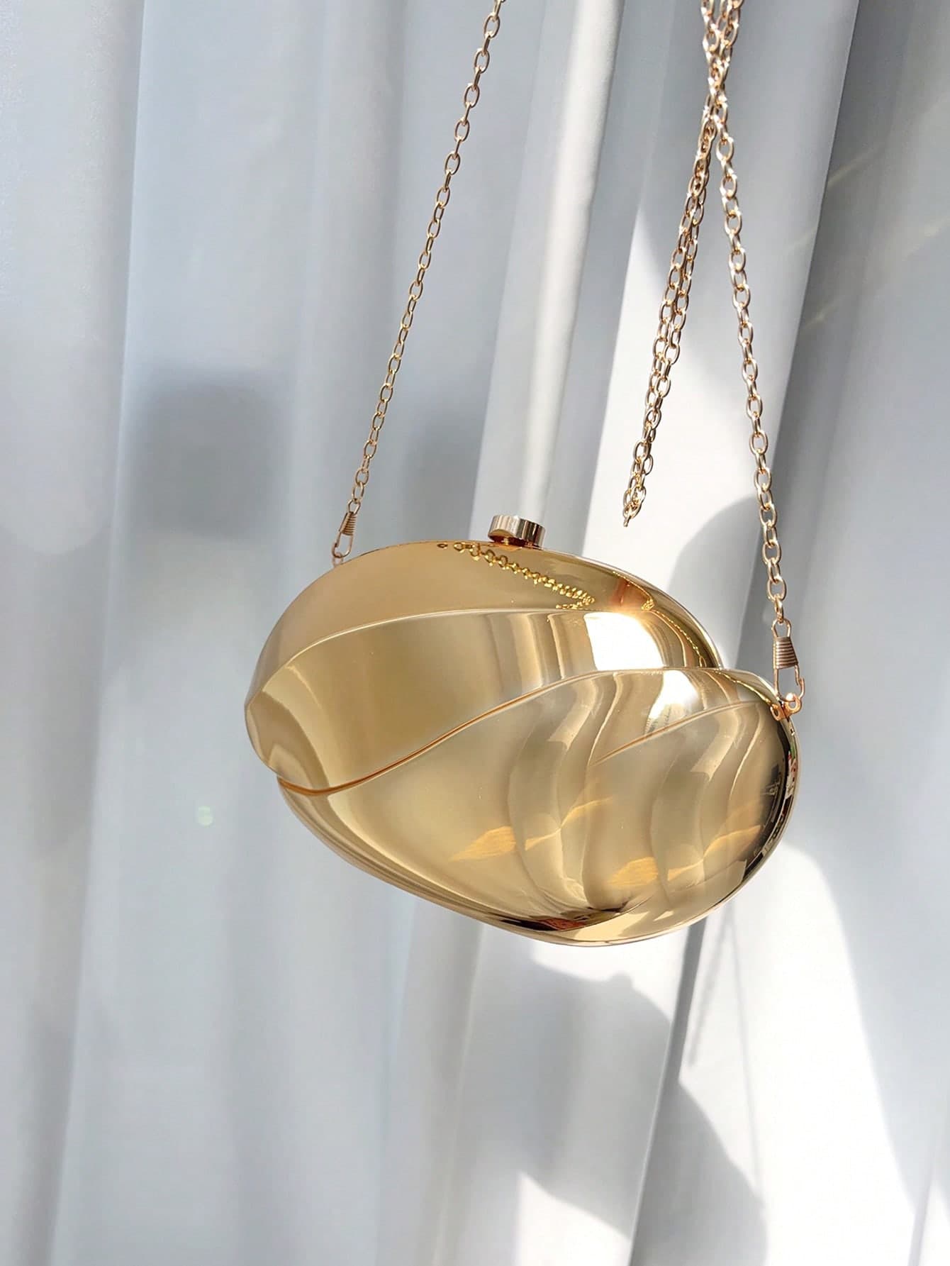 1pc Gold Striped Sculptural Metal Chain Crossbody Shoulder Bag, Shiny Electroplated Evening Clutch For Banquet, Party, Dance, Concert, Luxury Minimalist Elegant Style Women's Gift Accessory