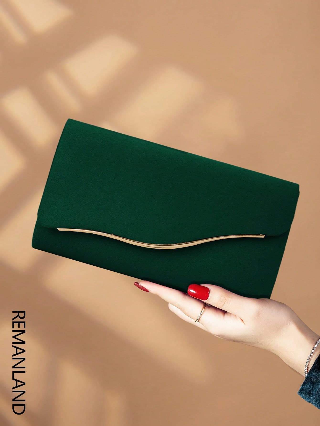 REMANLAND Luxury Plush Solid Color New Women's Clutch Bag, Elegant Fashion Flap Party Evening Bag, Perfect Wallet With Hidden Card Slot Compartment, Detachable Metal Chain Shoulder Crossbody Bag, Suitable For Parties, Evening Events, Gatherings, Weddings And More, Great Gift