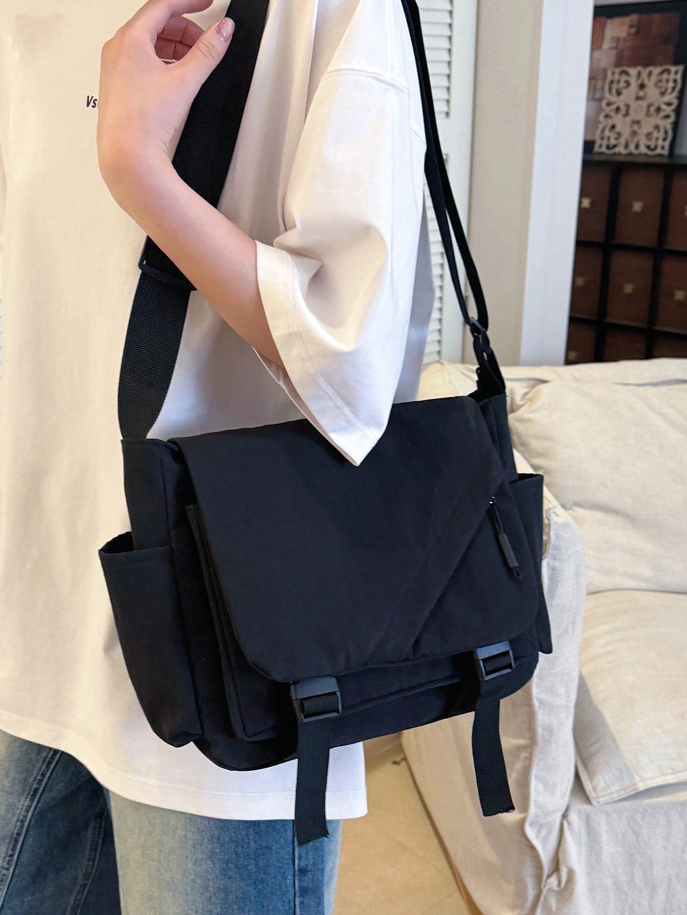 Men's Minimalist Sports Casual Solid Color Multi-Function Crossbody Bag