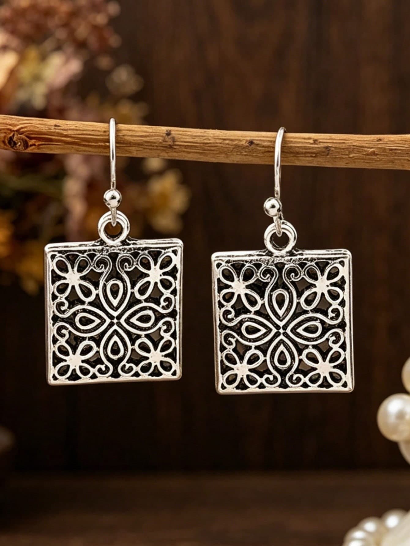1 Pair Vintage Distressed Square Window Pattern Alloy Pendant Earrings