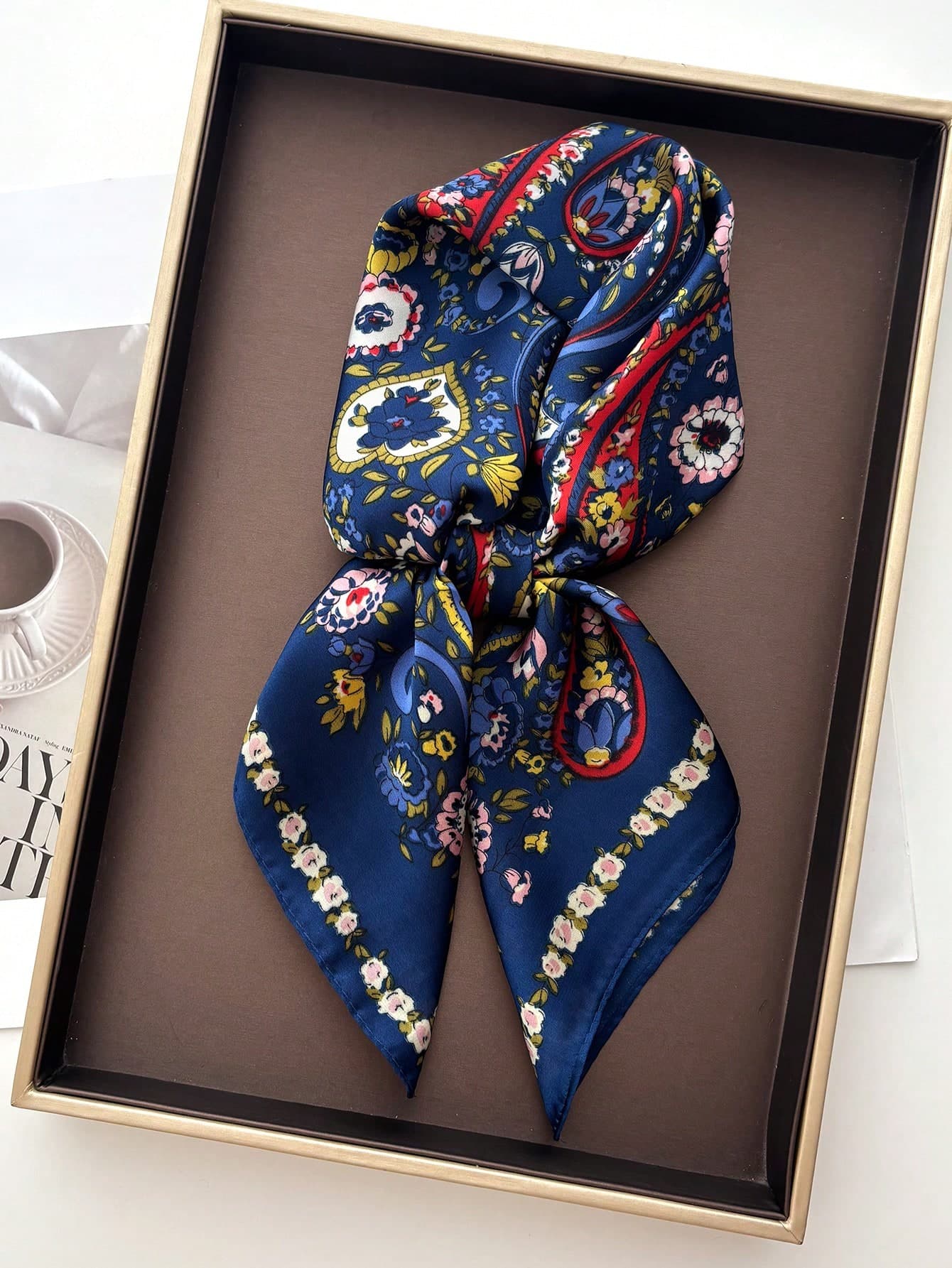 1pc New 2026 French Vintage Bandana Women's Faux Silk Printed Square Scarf, Headscarf, Waist Scarf, Neck Scarf, Shawl, Sun Protection, Neck Guard, Soft And Breathable, Suitable For Outings, Dates, Holiday Parties, Street Dance, Beach Photos, Live Streaming Outfit Matching