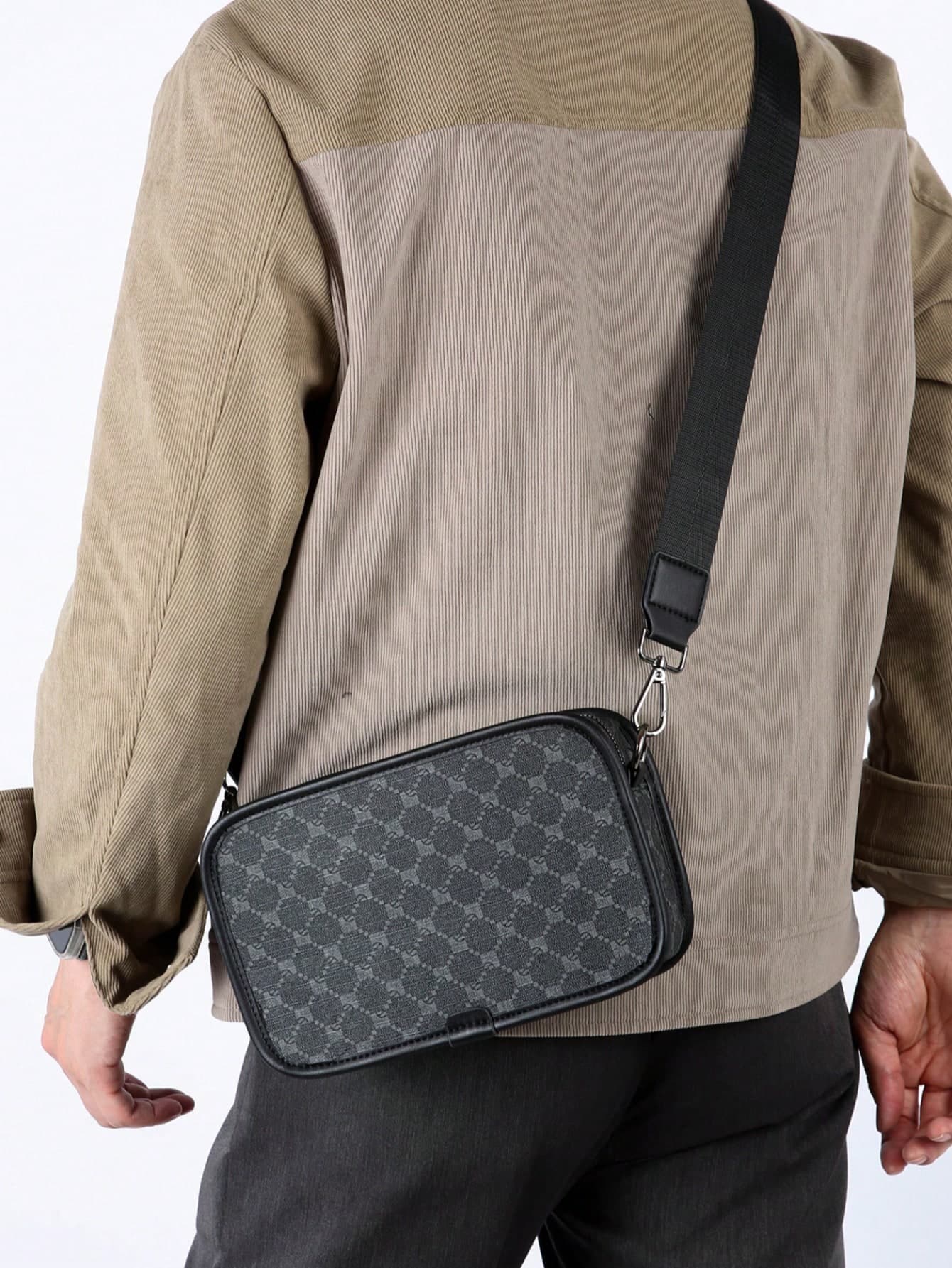 1pc (9.4in*6.1in*2.8in) Fashion Men's Crossbody Bag, Sling Bag, Shoulder Bag, Messenger Bag, Gift For Family And Friends, Scratch-Resistant And Wear-Resistant Material, Suitable For Commuting, Travel And Business Trips, Adjustable Shoulder Strap For Proper Length, Minimalist Casual Crossbody Bag