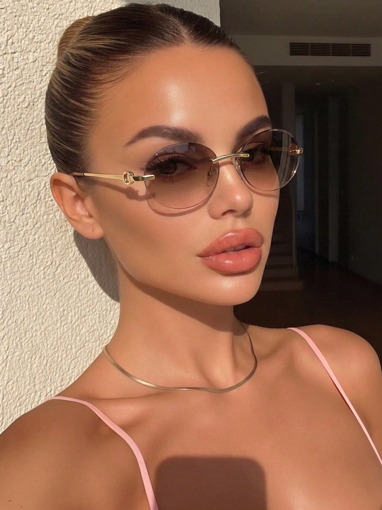 1PC Women's Rimless Cut-Edge Metal Oval Fashion Bohemian Vacation Casual Outdoor Decorative Glasses, Y2K Street Style Personalized Hot Girl Decorative Glasses, Suitable For Street Photography, Beach, Seaside, Travel, Runway, Party, Driving, Shopping, Dating
