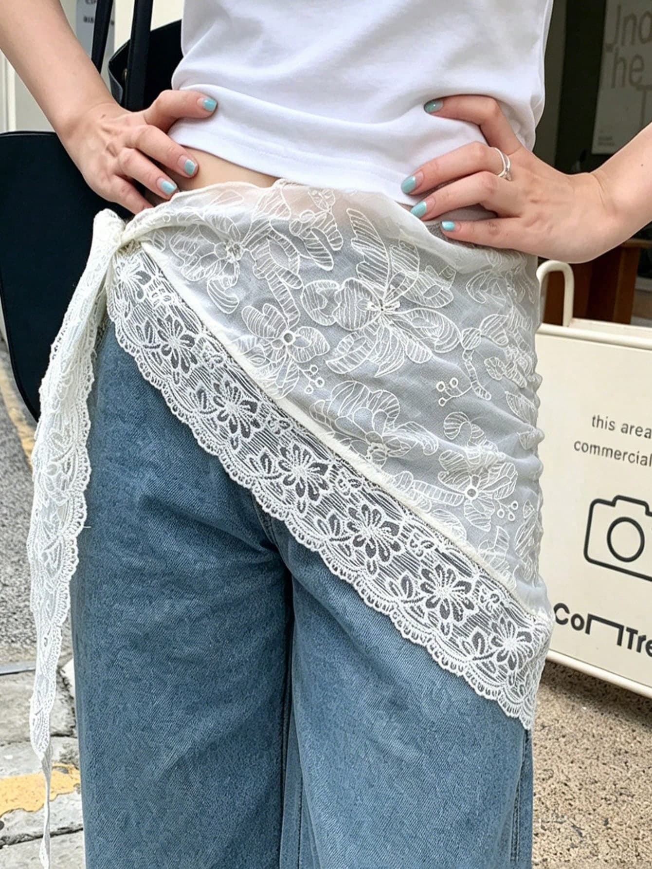 1pc Women's Fashion Lightweight Breathable Lace Floral Triangle Scarf Belt, Spring/Summer French Pastoral Style Multifunctional Tie Headscarf, Shawl, Can Be Paired With Jeans, Skirts And Long Dresses, Suitable For Daily, Outdoor Activities, Beach Vacation, Gift Giving.