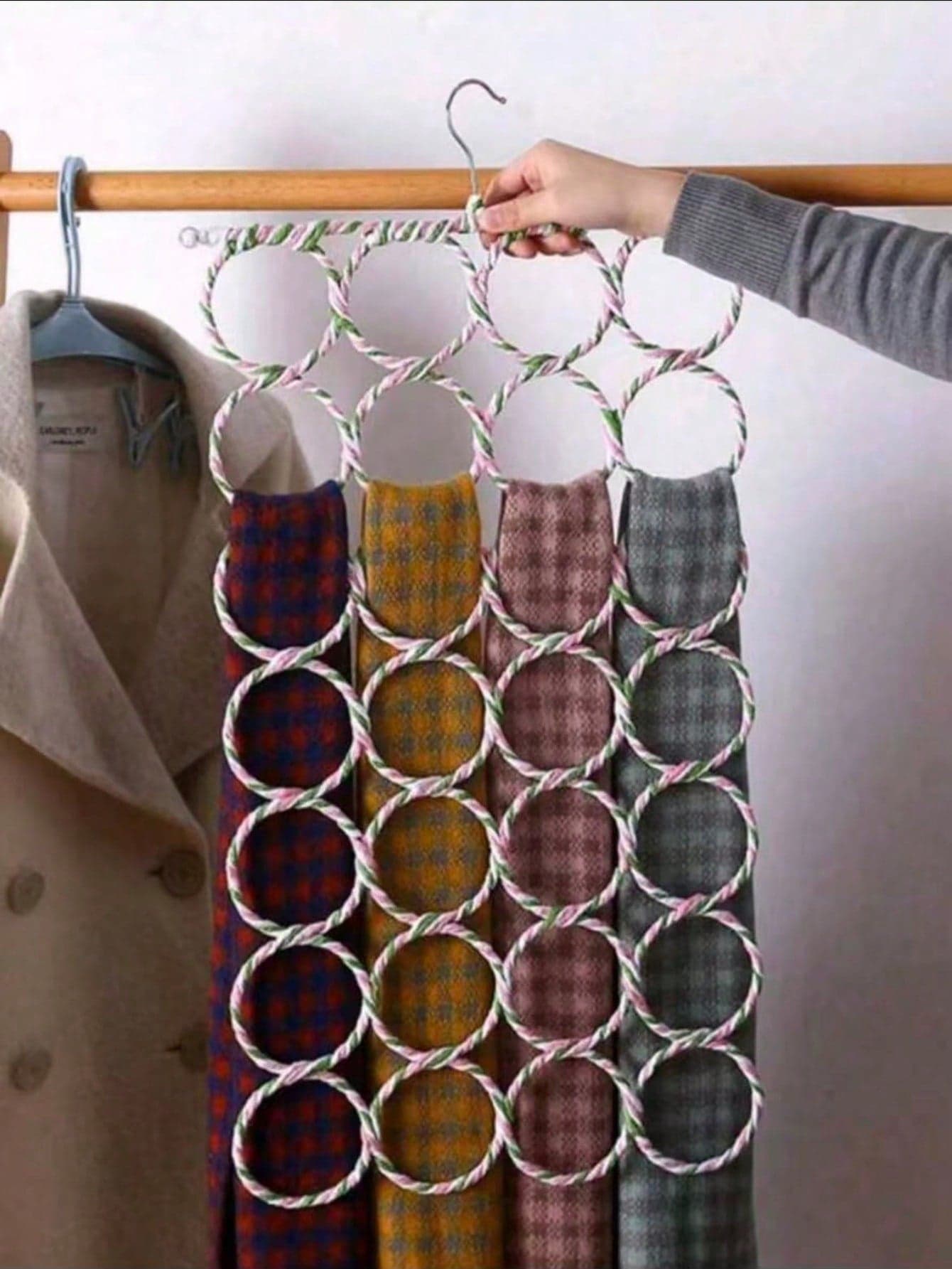 6/16/28 Ring Multi-Function Scarf Hook, Space-Saving Hanging Closet Storage Rack, Colorful Woven Foldable, Belt Storage Rack/Random Color Decor