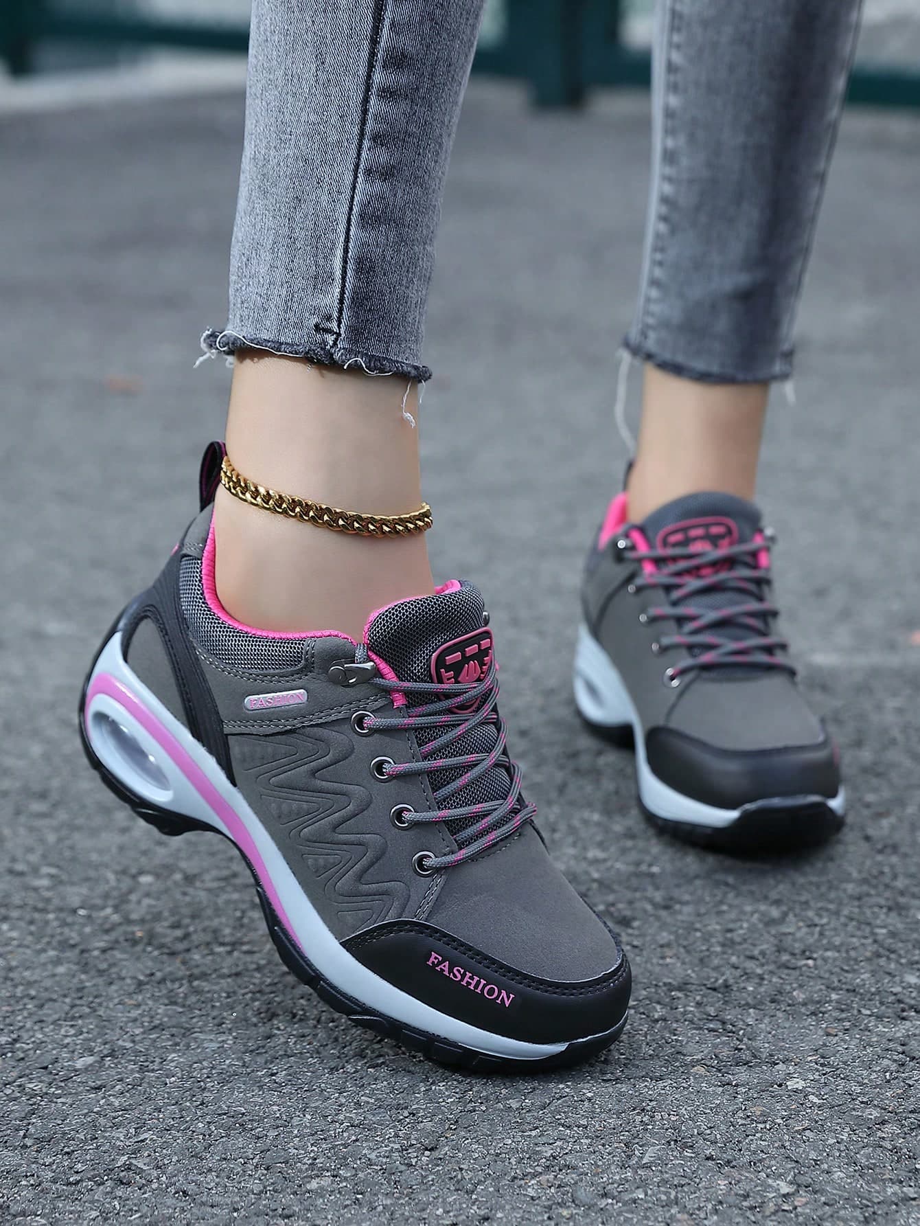 STARNOVO 1 Pair Women's Sporty Air Cushion Soft Sole Hiking Shoes 2026 Spring/Autumn New Anti-Slip Professional Trekking Shoes Outdoor Sports Shoes Road Running Shoes Casual Sports Shoes, Lightweight Comfortable Outdoor Travel Walking Shoes