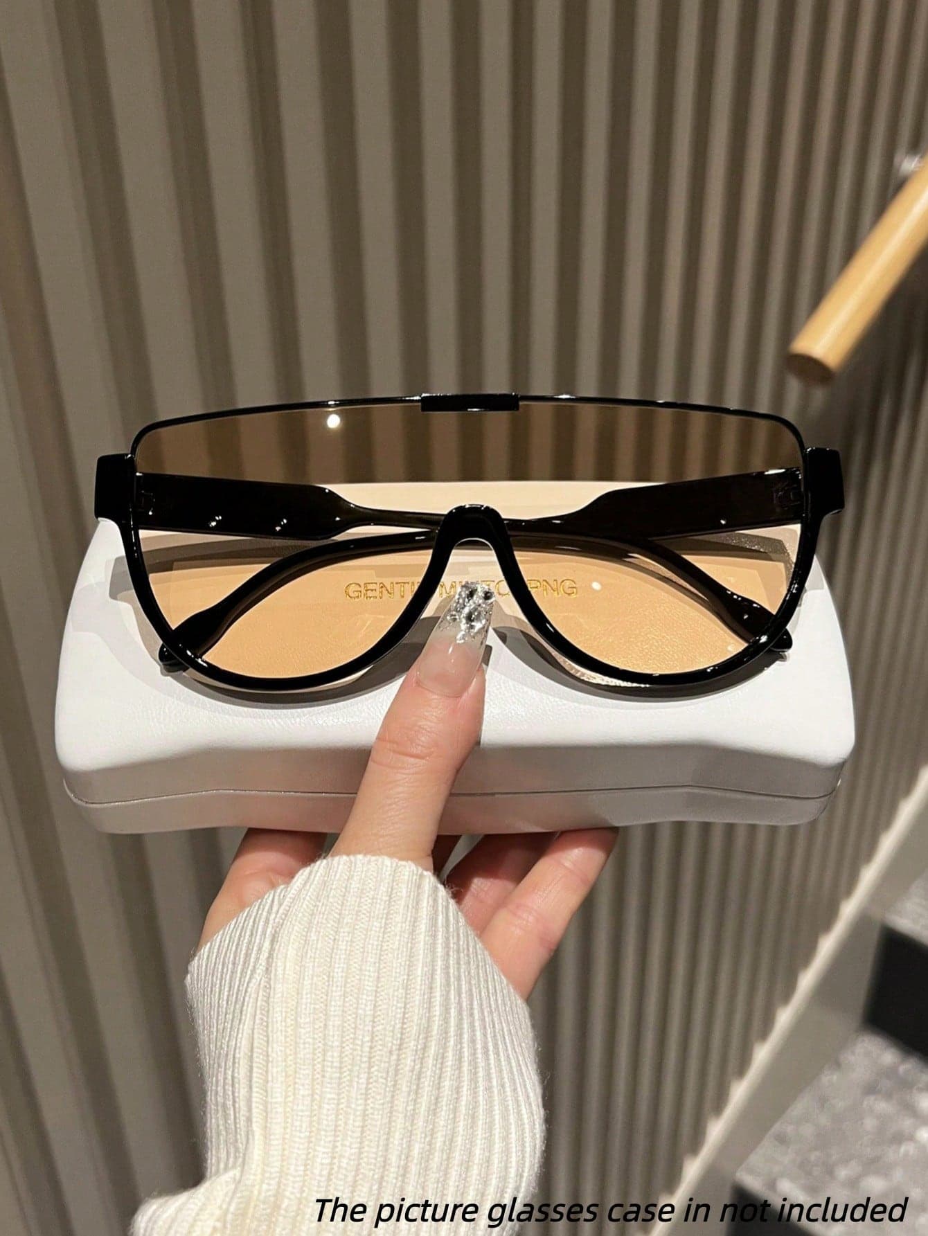 1pc Classic Travel Half-Frame Cut-Edge Y2K Personalized Fashion Glasses