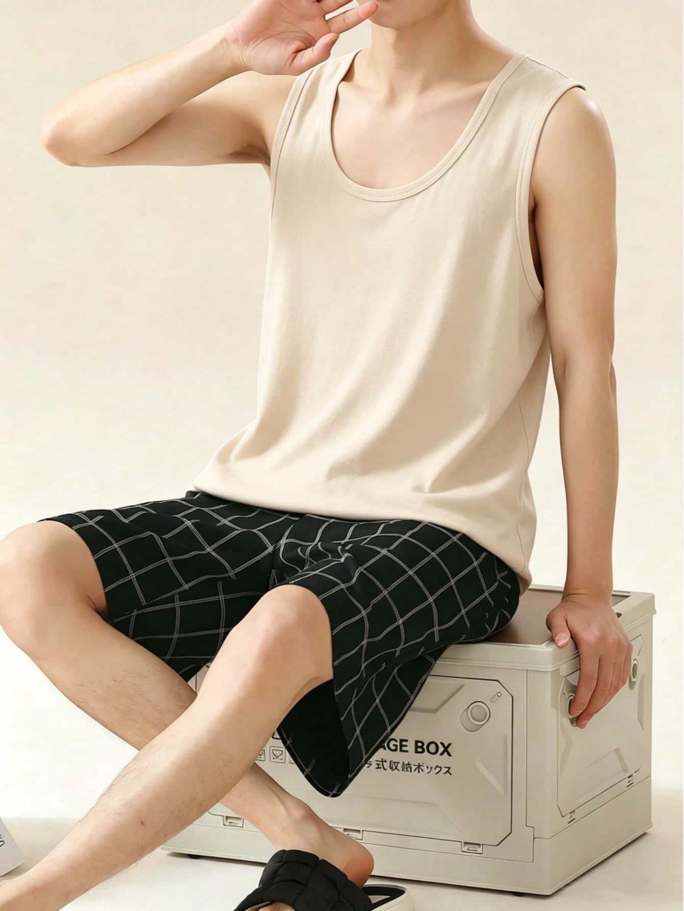 AICJ 2pcs Men's Solid Color Casual Loose Basic Round Neck Vest Top & Plaid Shorts Pajama Set, Suitable For Spring/Summer Loungewear Or Outerwear