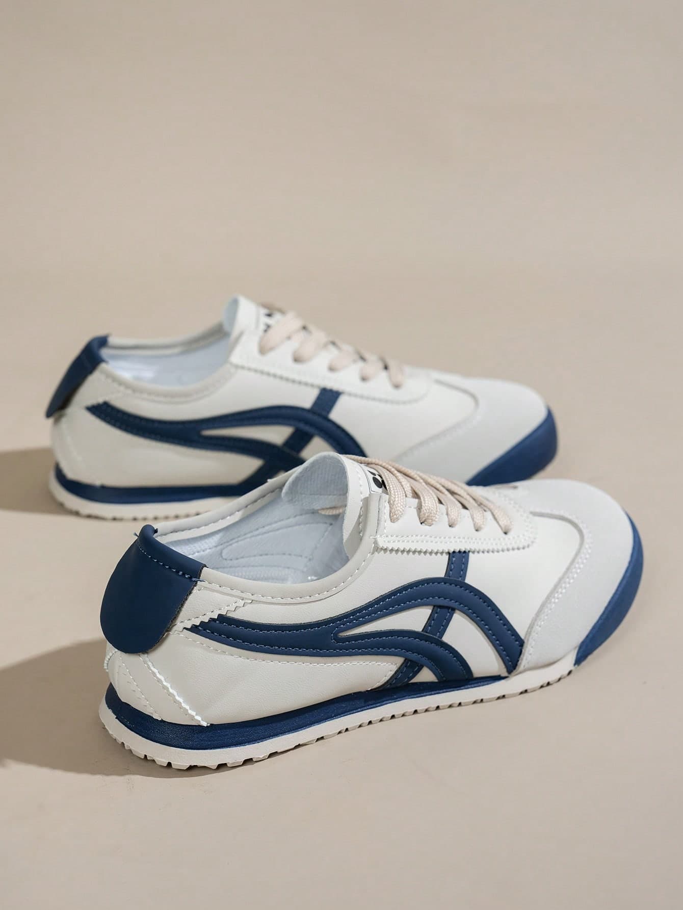 Women's Multifunctional Fashion Casual Shoes, Flat Lace-Up Round Toe Rubber Sole Casual Sneakers, Black & Khaki Color Block, Daily Matching Shoes, Casual Shoes Size 36-41, Fashionable Protective Toe Shoes