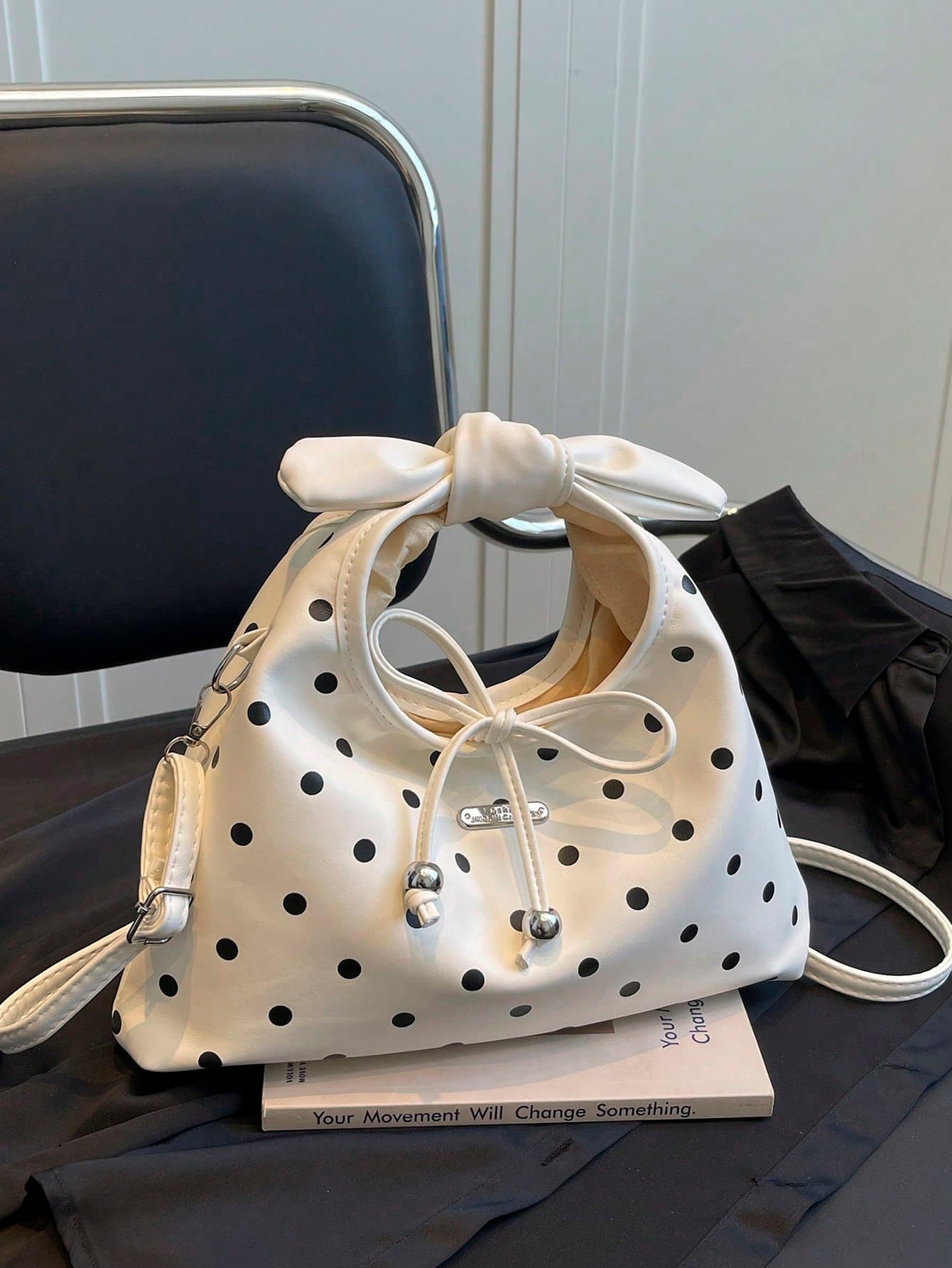 Niche Polka Dot Women's New Fashion Versatile Crossbody Bag, Exquisite Handheld Small Tote Bag, Cross-Border Trade Commuter Shoulder Handbag, Casual Minimalist Polka Dot Underarm Bag