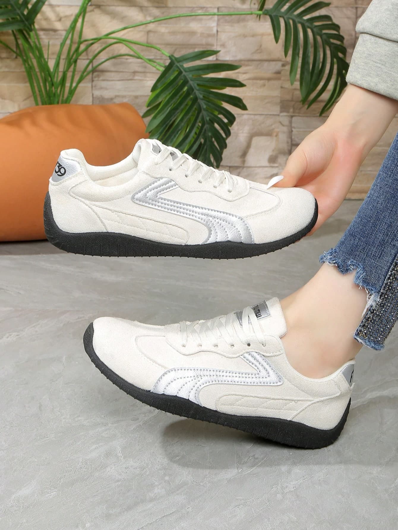 Sodalemon Women's Suede Vintage Flat Training Sneakers, Silver Stitching Low-Top Lace-Up Casual Walking Shoes