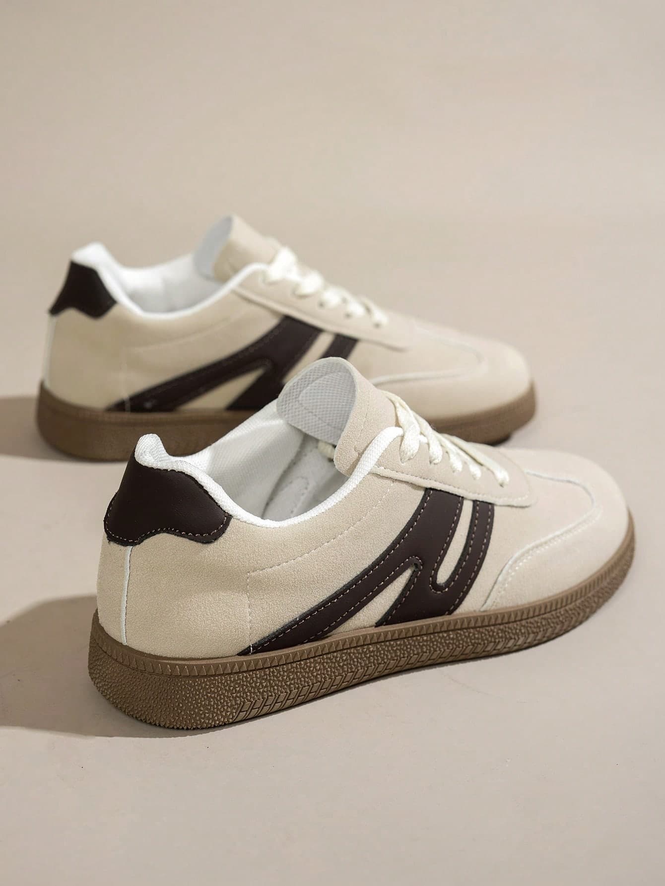 Women's Spring/Autumn New Casual Round Toe Low-Top Sneakers, Easy To Clean, Comfortable Flat Lace-Up Versatile Small White Shoes, Contrast Color Sports Casual Shoes, Retro Style Vulcanized Shoes, Fashionable All Season