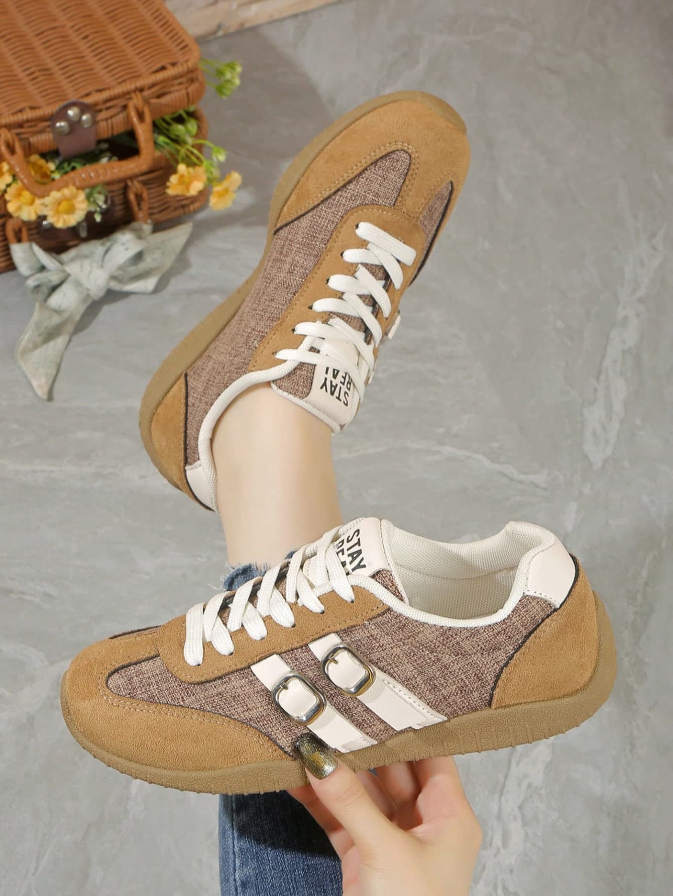 Sodalemon Women's Suede & Linen Patchwork Flat Training Shoes, Buckle & Lace-Up Vintage Casual Sneakers