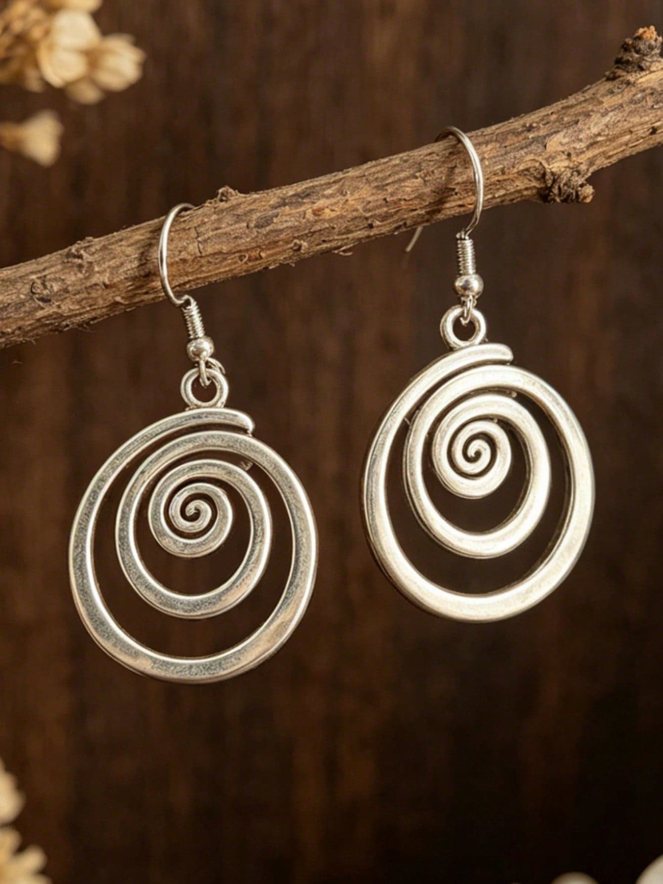 1 Pair Bohemian Style Spiral Vortex Round Hoop Earrings, Distressed Alloy