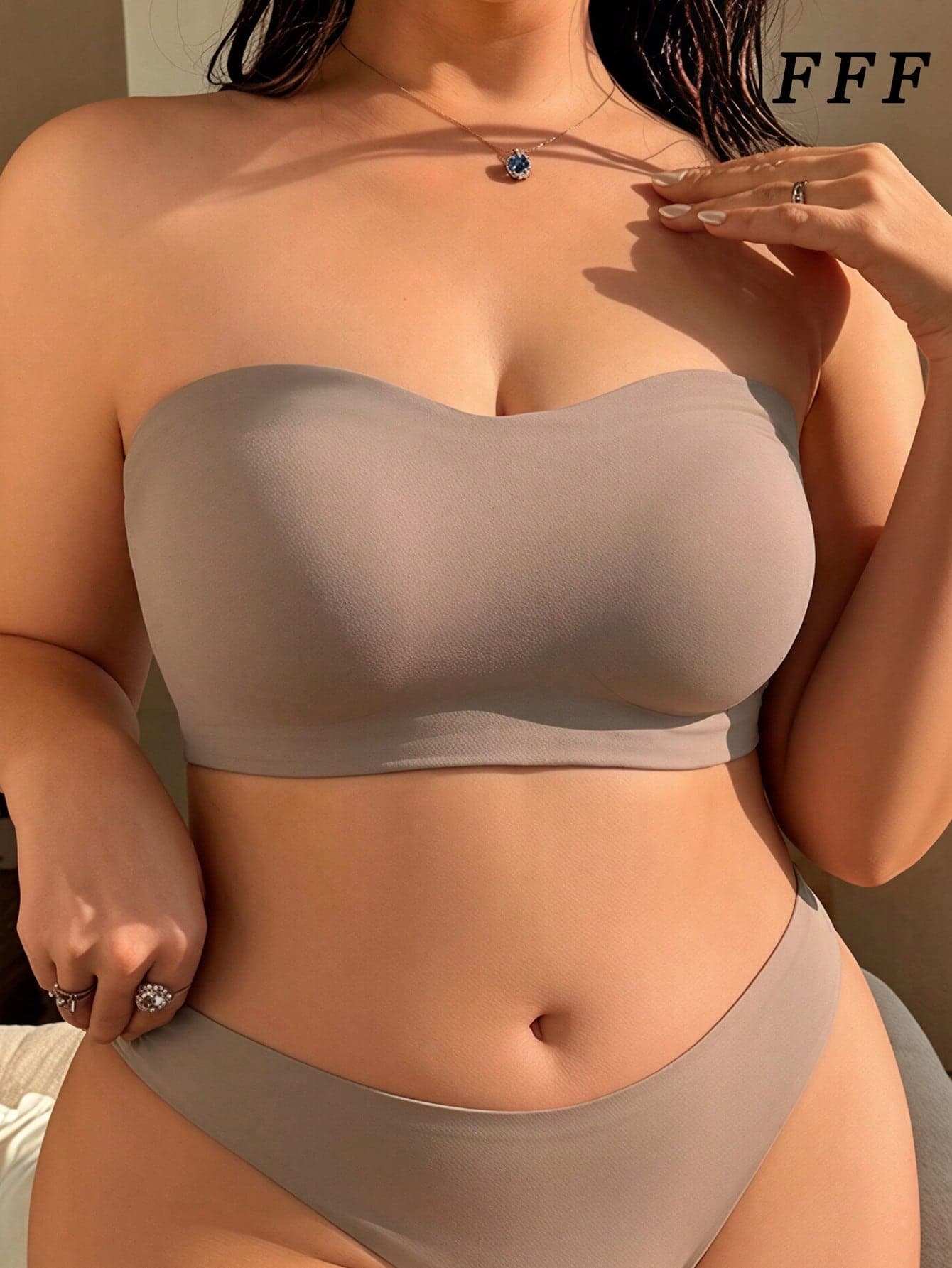 Women's Plus Size Khaki Bandeau Bra, Skin-Friendly Strapless Bra For Large Bust, Thin Design, Anti-Slip Bustier, Side-Boob Coverage, Lift And Anti-Sag, Wireless Bandeau Bra