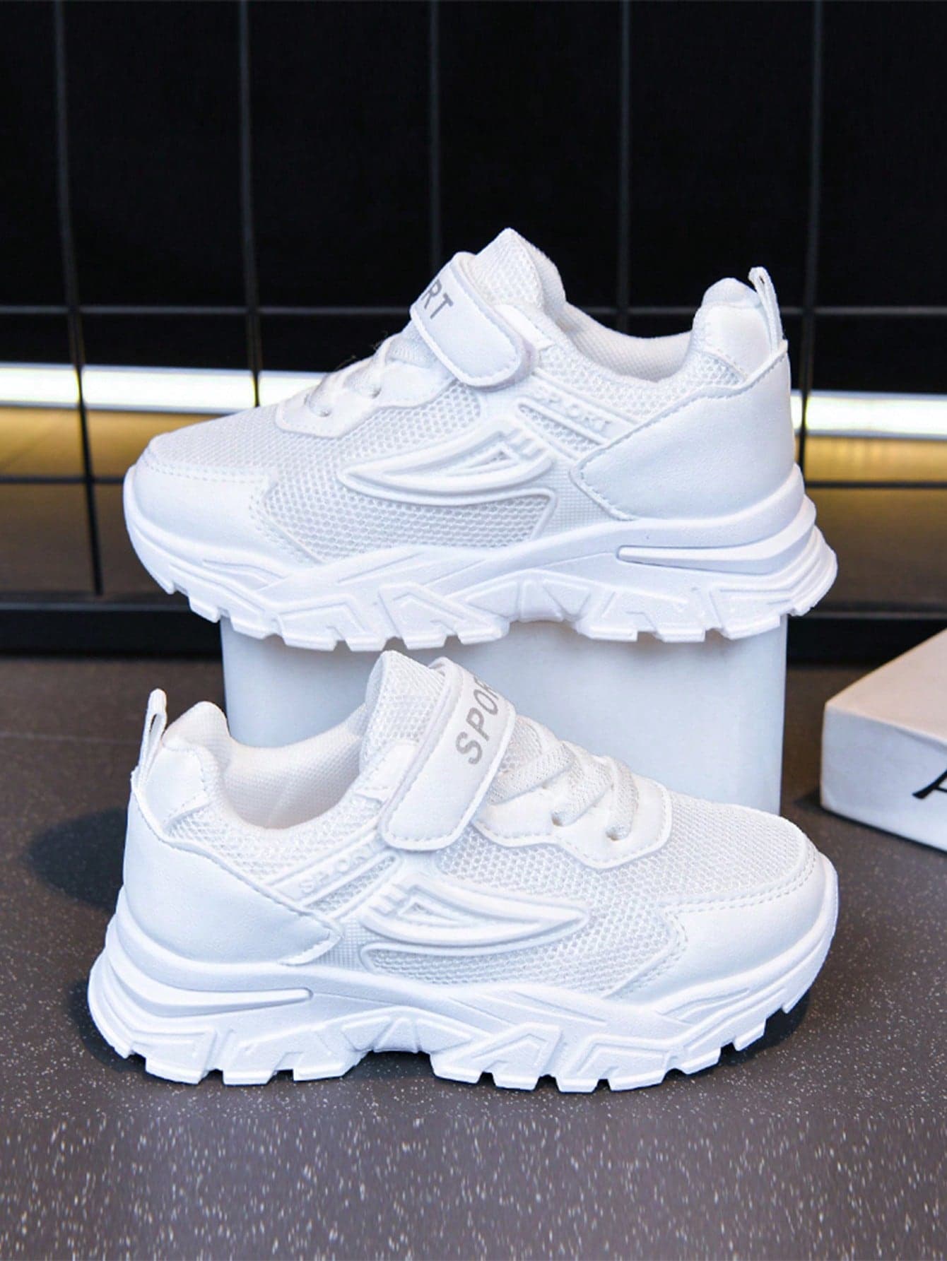 2026 New Style Children's White Hook-And-Loop Sports Shoes – Lightweight Breathable Mesh Walking Shoes With Sole, Lightweight Casual Shoes, Suitable For Toddler Boys, Girls, Kindergarten And Outdoor Activities