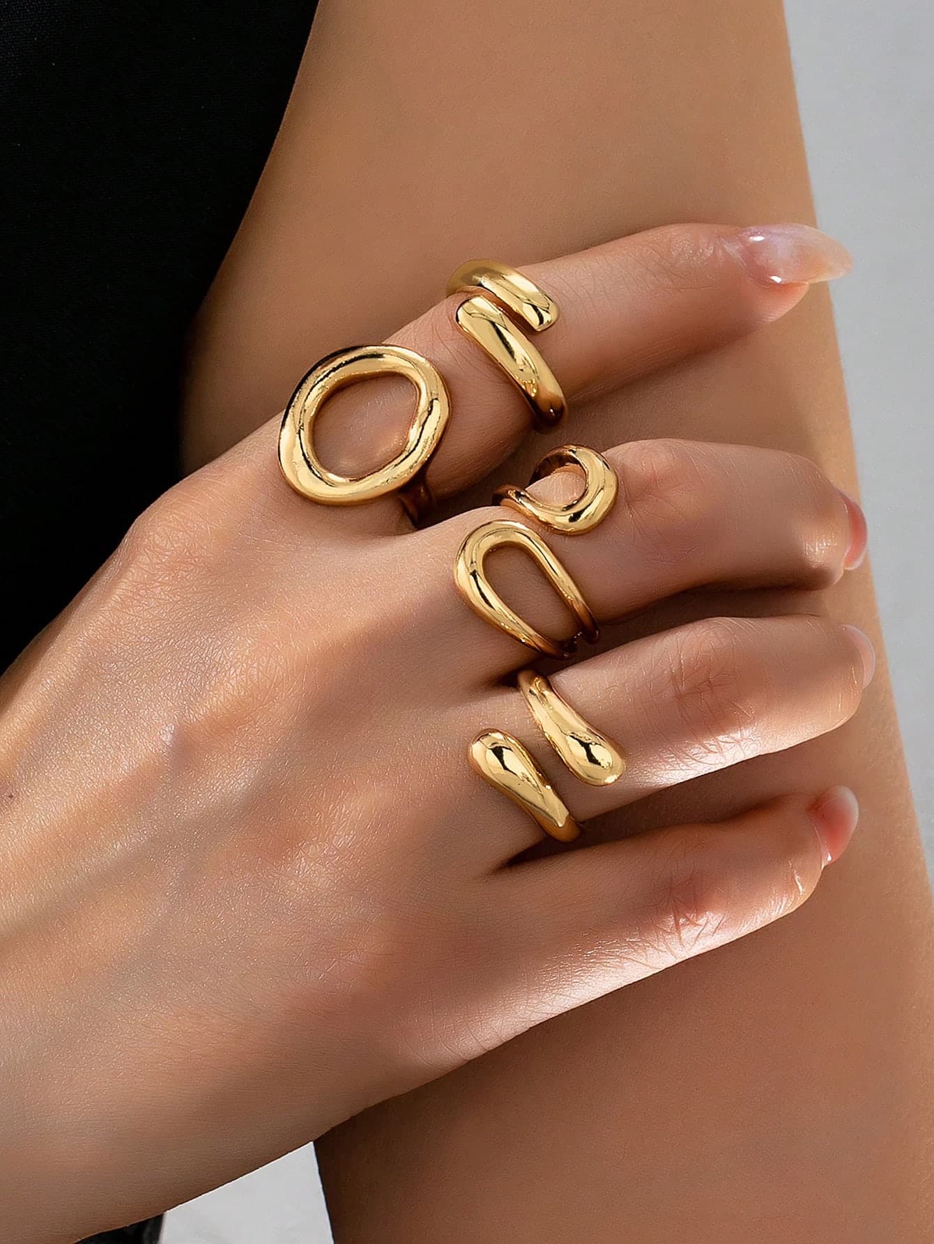 4pcs/Set Minimalist Style Gold Metal Thick Asymmetrical Geometric Water Drop Shaped Rings For Women, Stackable