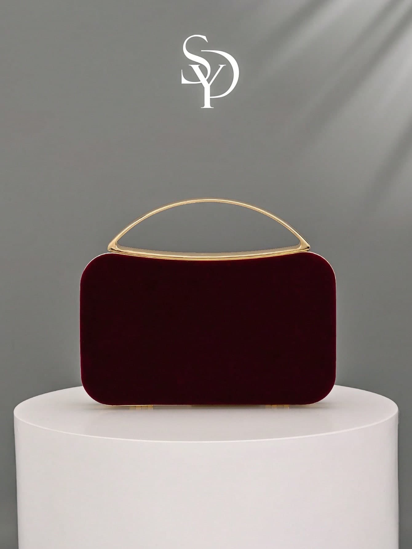 1pc Women's Vintage Fashion Velvet Clutch Bag, Metal Wrist Strap Design, European And American Style, High-End Minimalist Square Handbag, Suitable For Weddings, Evening Parties, Formal Events, Parties And More, Can Be Used As A Shoulder Bag, Equipped With High-Quality Chain Strap