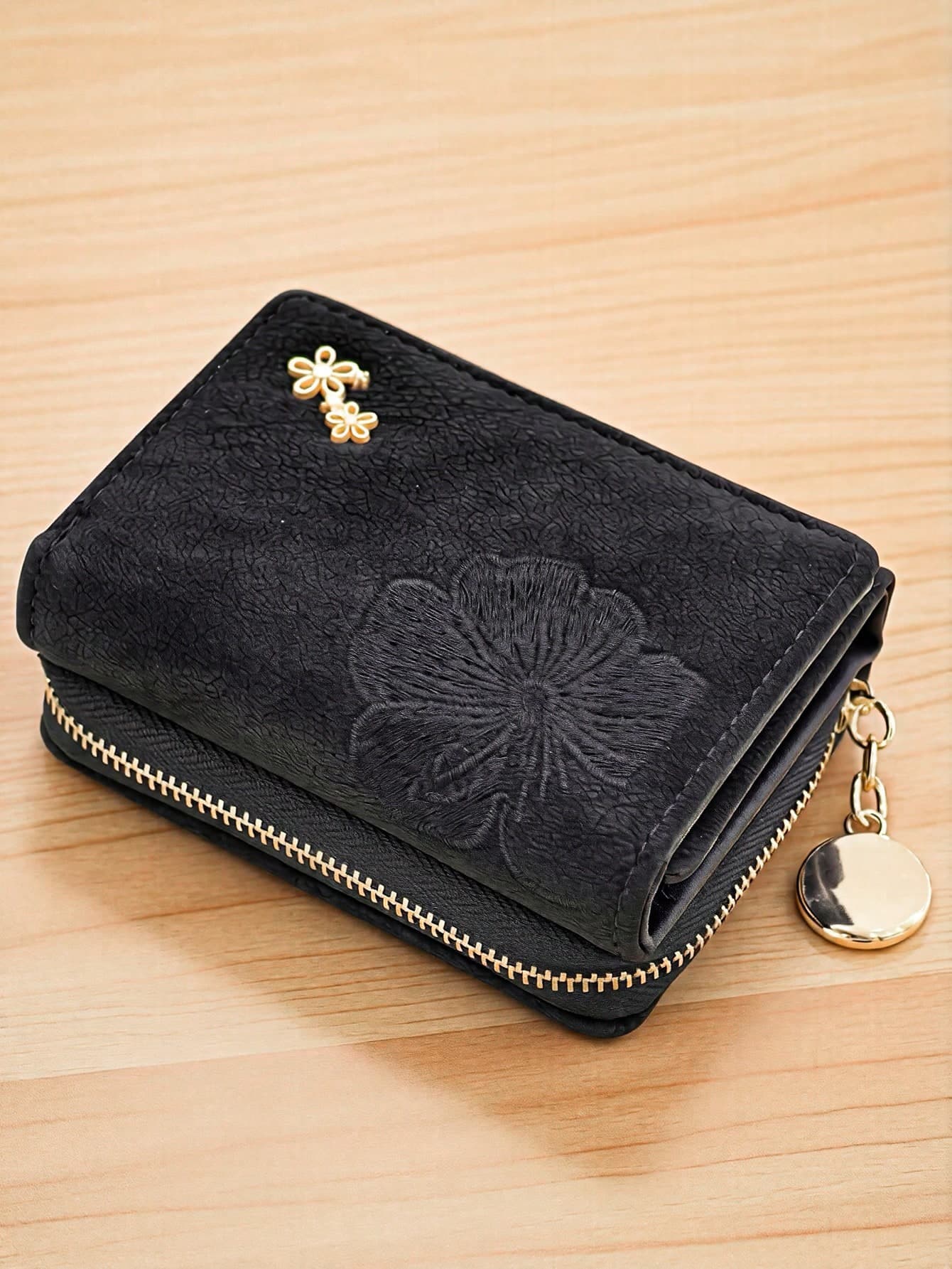 2026 New Upgraded Embroidered Clip Short Foldable PU Wallet, Sweet Cute Fashionable Youthful Zipper Large Capacity Card Holder Storage Card Women's Wallet Small Wallet