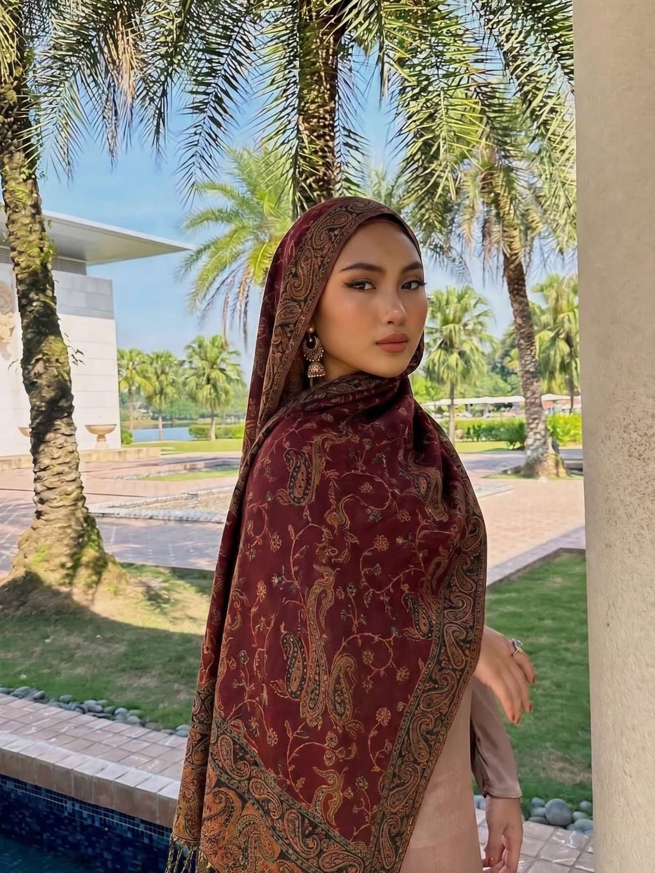 Paisley Jacquard Tassel Headscarf Shawl, Muslim Women Commute Prayer Headscarf, Multi-Layer Contrast Color Gold-Threaded Pattern Enhances Fabric Texture, Can Be Used As Travel Photo Atmosphere Accessory, Home Prayer Dedicated Headscarf, Daily Outerwear Shawl, Suitable For Multiple Occasions And All Seasons