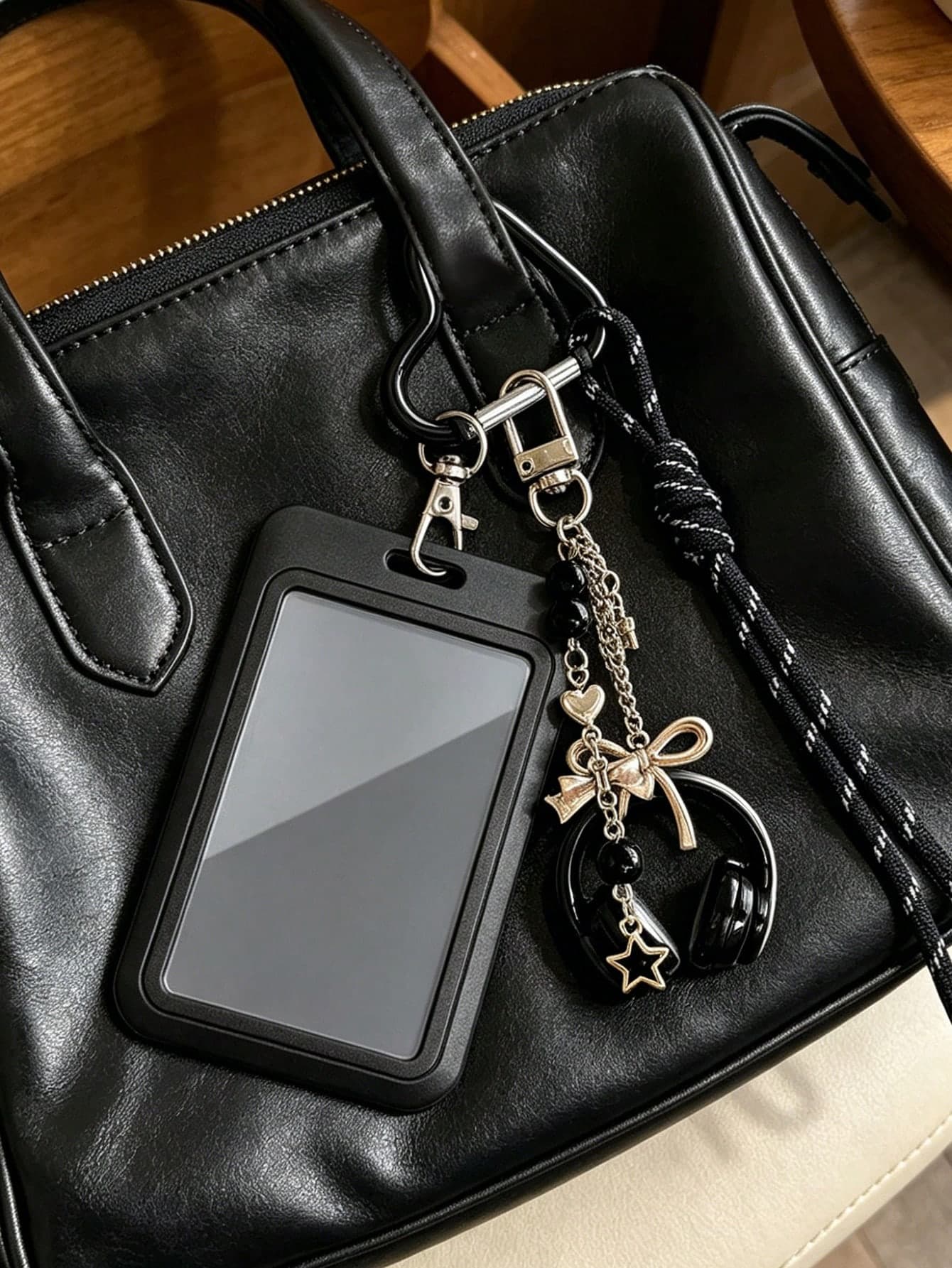 Y2K Card Holder Keychain With Earphone Pendant And Lanyard, Portable ID Badge Holder, Customizable Card Sleeve, Ins Style Bag Charm, Credit Card Holder, Suitable For School/Work/Office/Daily Use, Unique Birthday Gift, Teacher Gift, Party Gift, Vacation Gift, Back To School Gift