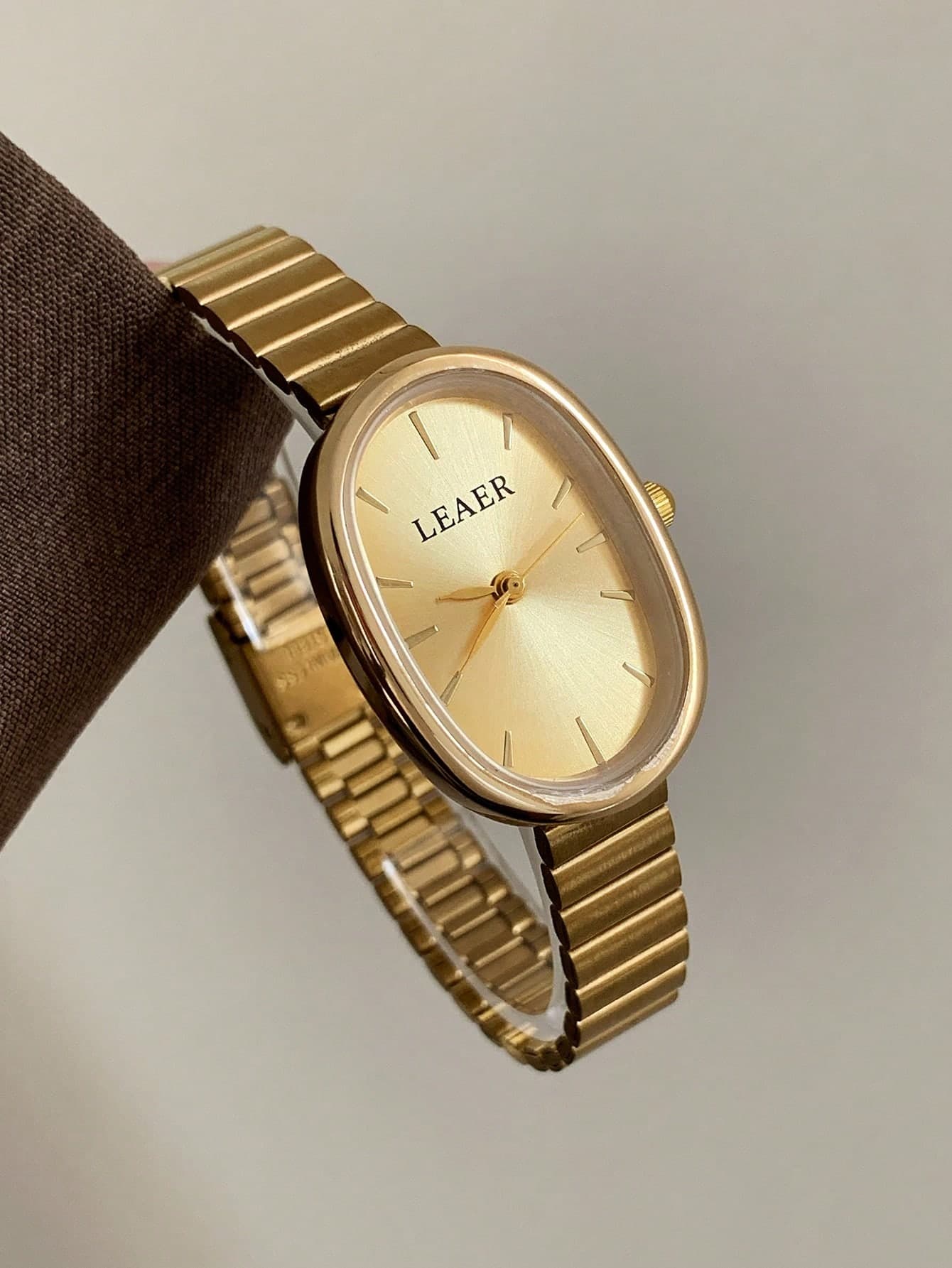 This Gold/Silver Square Bamboo Dial Quartz Watch Is Suitable For Daily Wear, And Also Makes A Perfect Gift For Birthdays And Christmas.