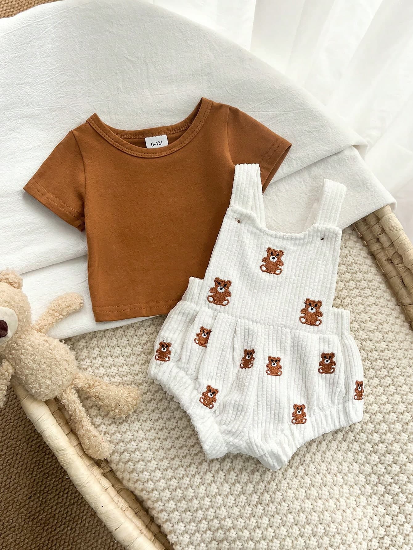 2pcs Newborn Baby Short Sleeve T-Shirt & Bear Embroidered Overall Shorts Set, Medium-Thin Spring/Summer Crawler Outfit