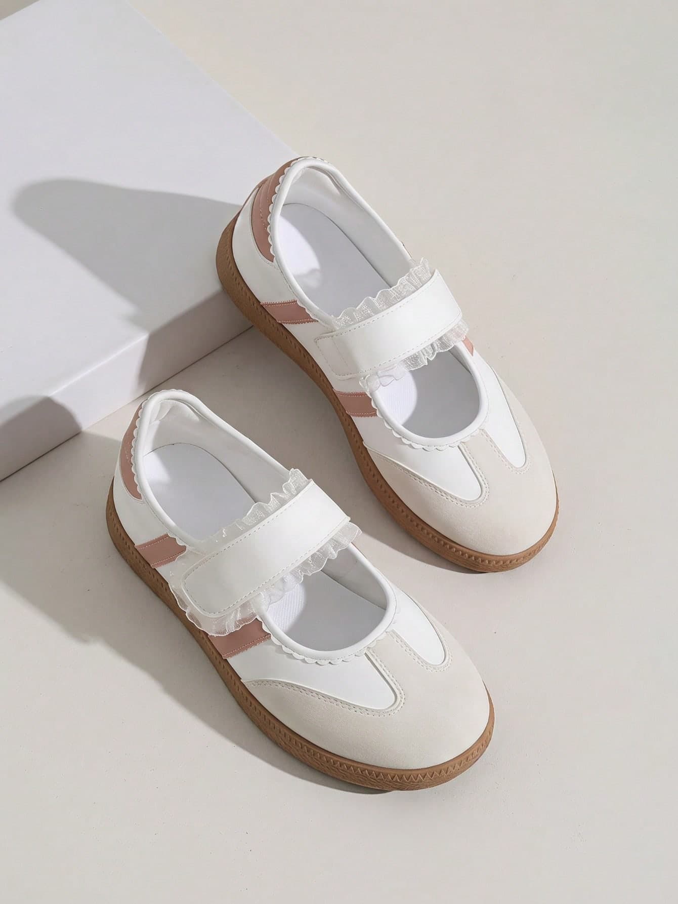 ZKBBO Pipa Ballet Style Women's White Pink Striped Mary Jane Shoes, Lace-Up Flat Casual Sneakers, Vintage Rubber Sole, Comfortable For Walking, Suitable For Daily Wear, School, Dating And Outdoor Activities
