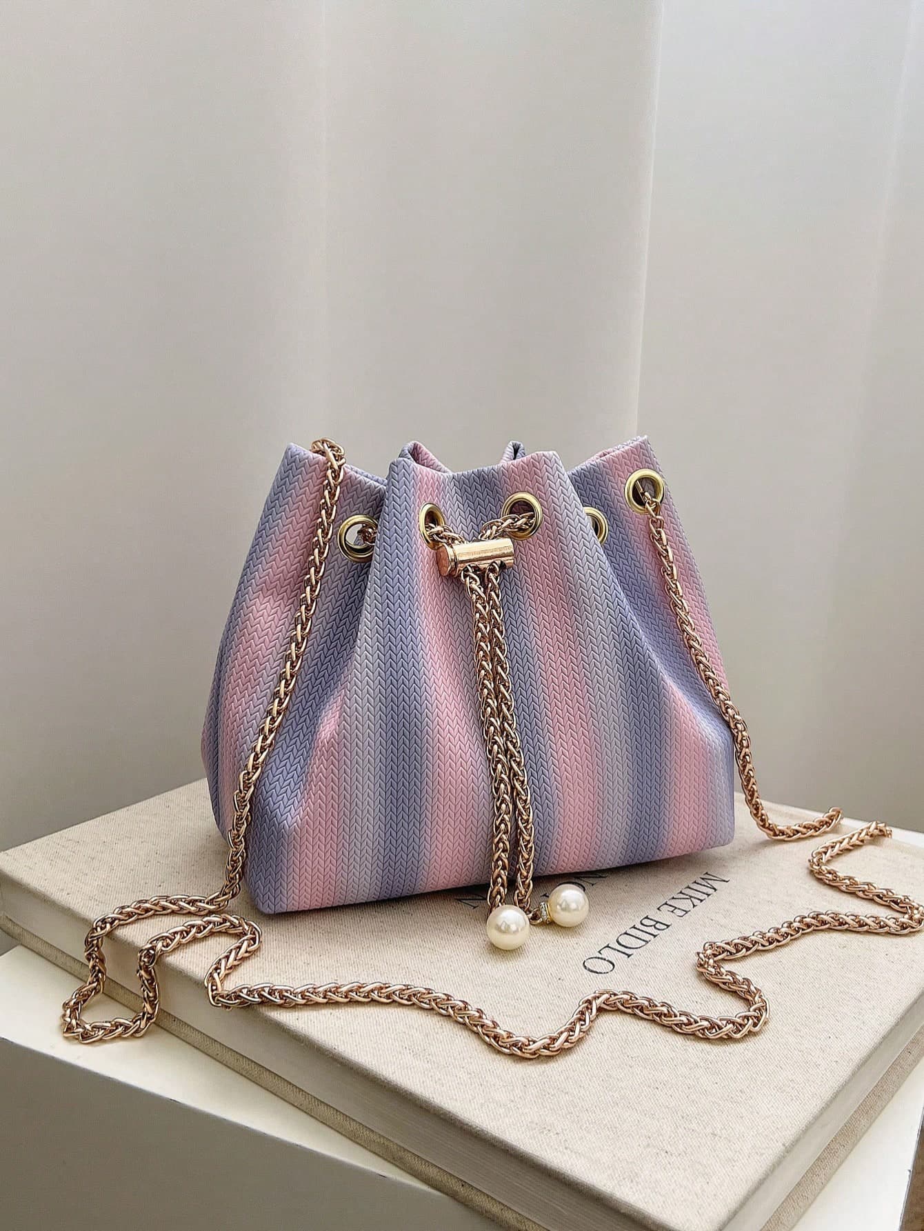 Mini New Fashion Straw Woven Gold Chain Drawstring Bucket Bag Beach Bag