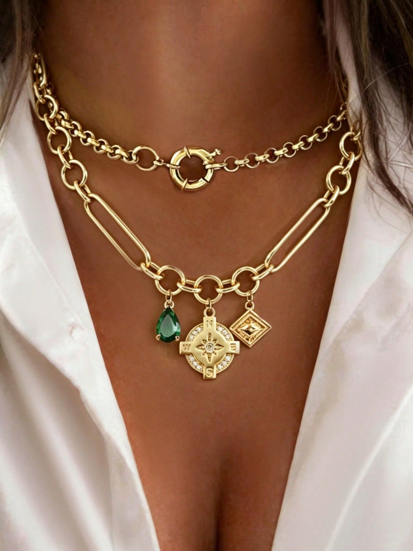 1PC Gold Pendant Necklace, Luxury Octagonal Green Diamond Pendant Necklace With Doughnut-Shaped Clasp, For Ladies' Exquisite Holiday Party Gifts