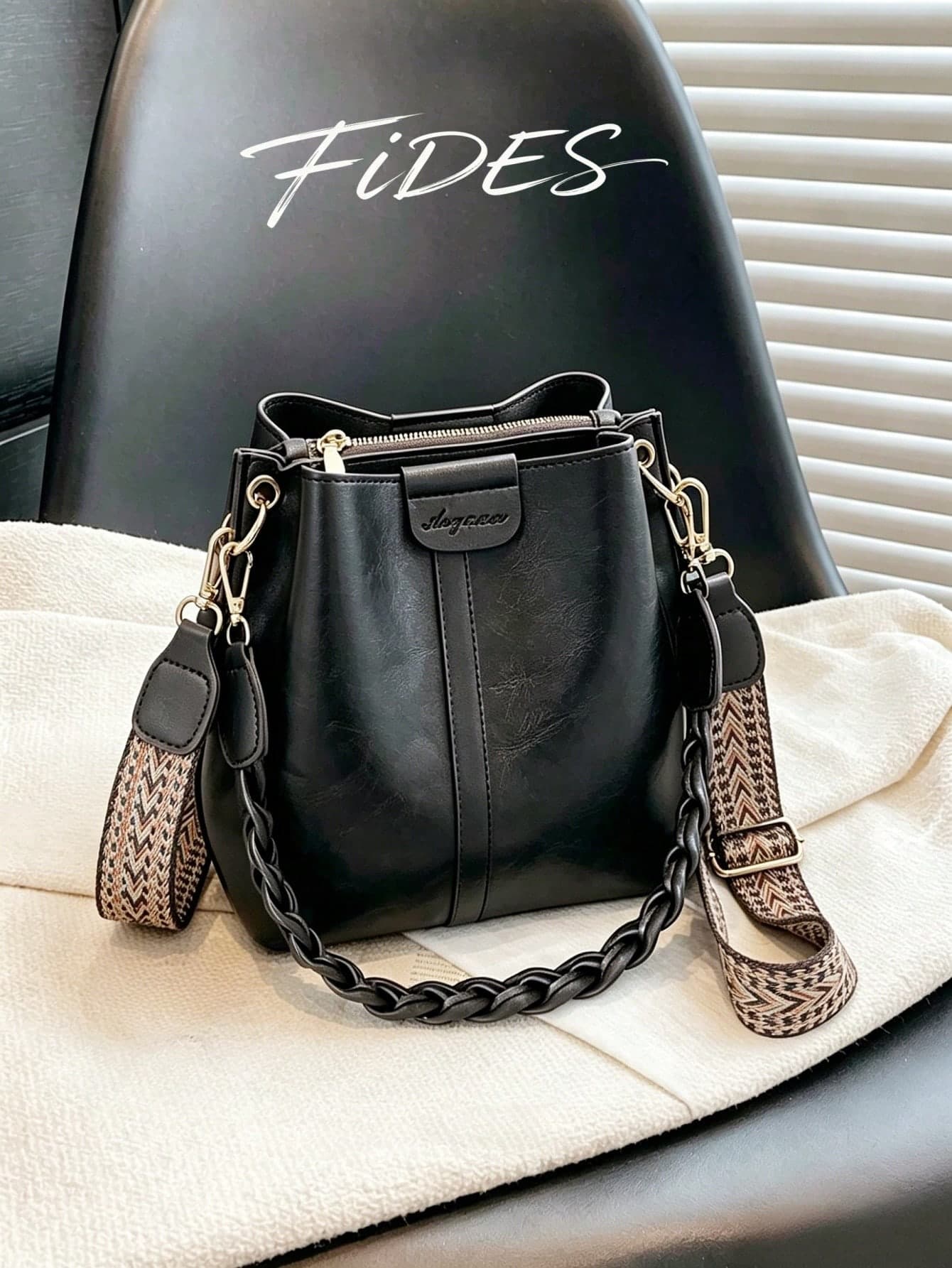 New Fashion Niche Chic Casual Versatile Bucket Bag Vintage Classic Premium Texture Wide Strap Women's Bag Shoulder Crossbody Handbag Office Commute Date Shopping Urban Sophisticated Daily Bag