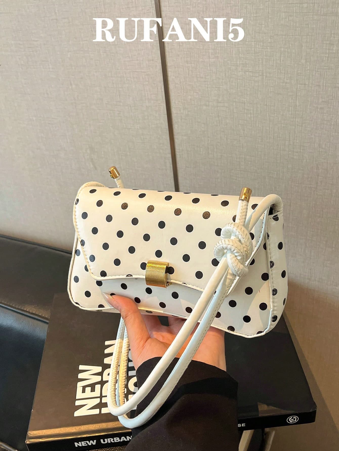 Fashionable Contrast Color Polka Dot Retro Baguette Minimalist Underarm Women's Shoulder Bag