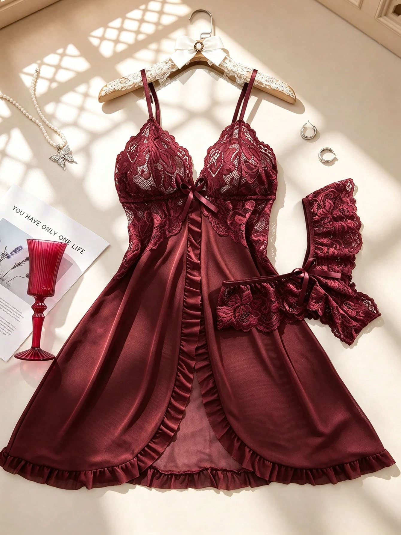 Temptuelle 2pcs Plus Size Women Lace & Mesh Patchwork V-Neck Camisole Lingerie Set, Suitable For Home Wear & Sexy Intimates