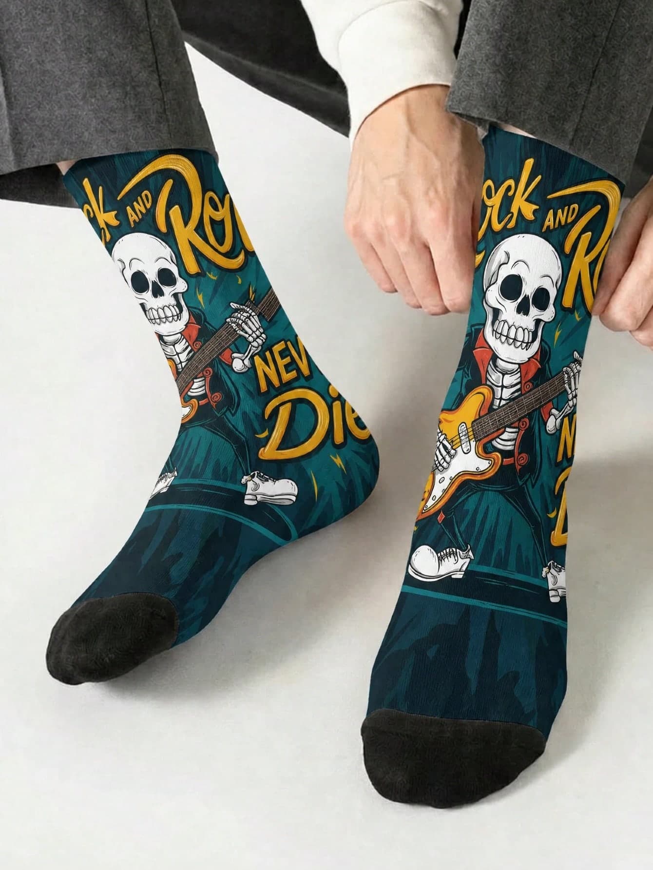 1 Pair 3D Digital Heat Transfer 360° All-Over Print Men's Ankle Socks, Cartoon Music Skeleton Soldier Unisex Socks, Comfortable Fashion Personalized Street Style Socks, Suitable For Holidays, Gifts, Vacations, Back To School, Funny Socks