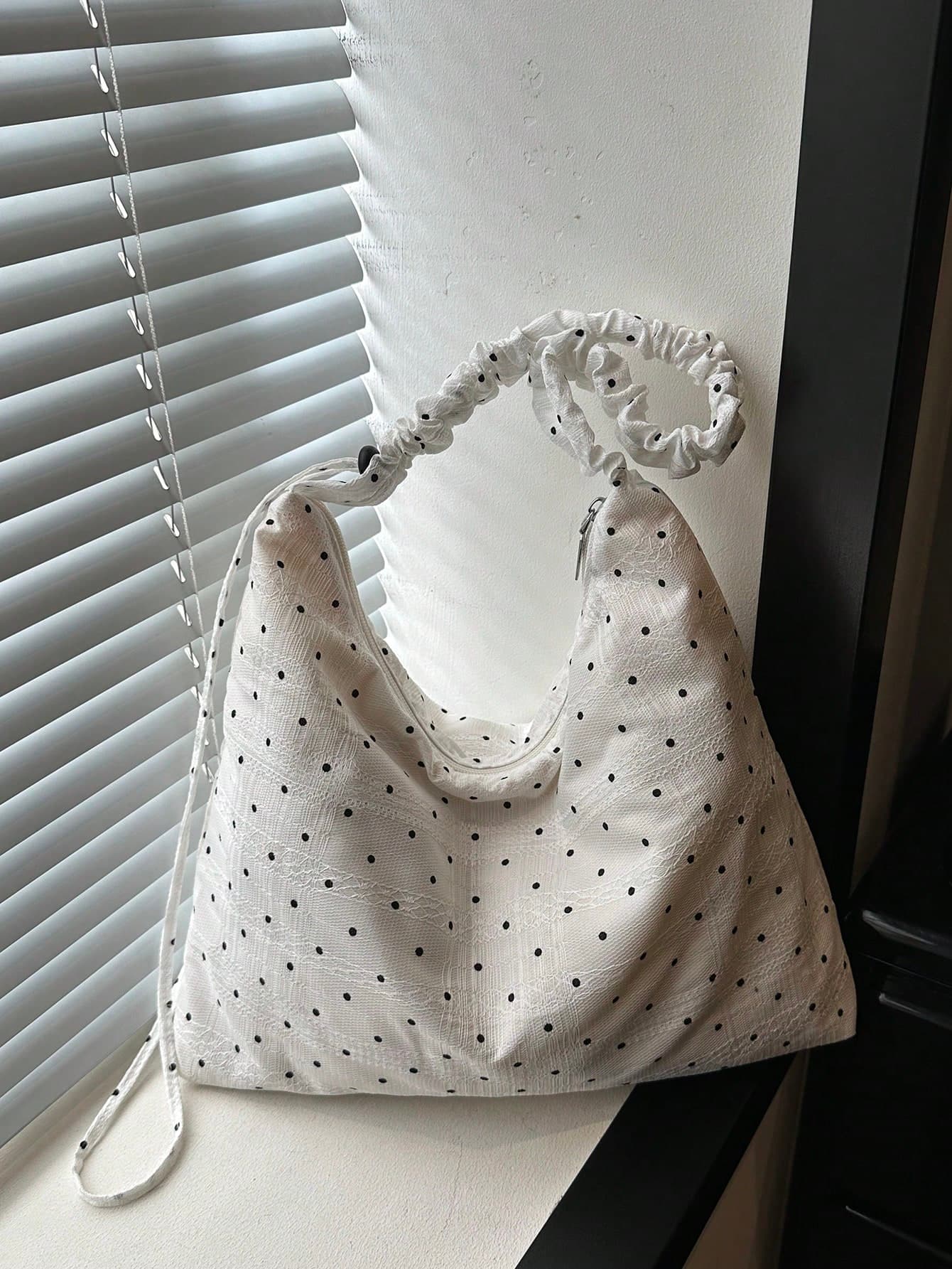 New Versatile Textured Solid Color Nylon Shoulder Bag Casual Minimalist Polka Dot Bucket Large Bag