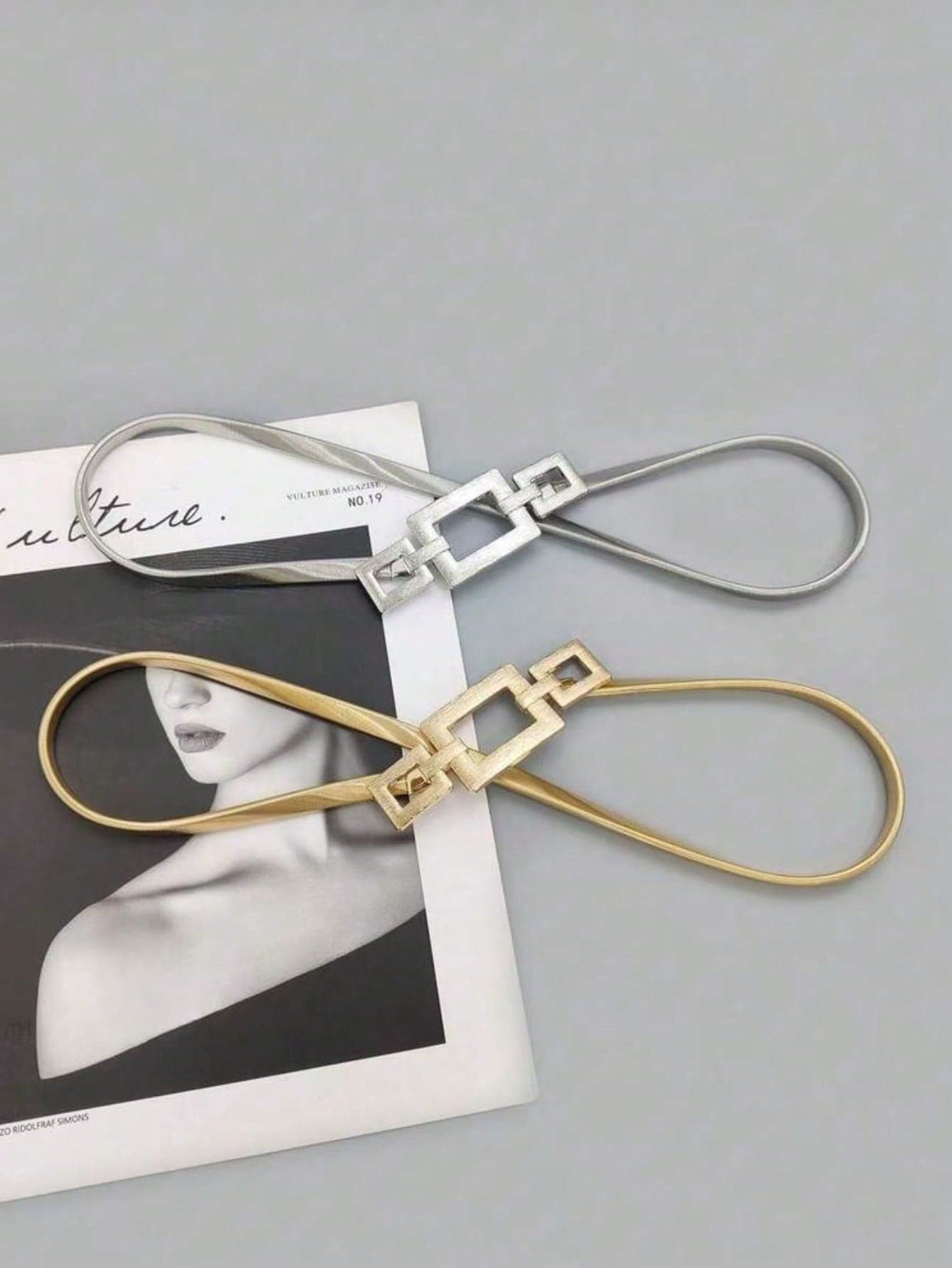 1pc Gold Elastic Waist Belt, Suitable For Women. This Fashionable And Practical Metal Chain Waist Belt Is Perfect For Pairing With Short Skirts, Suitable For Spring And Summer Wear, Also Suitable For School, Autumn Or Halloween