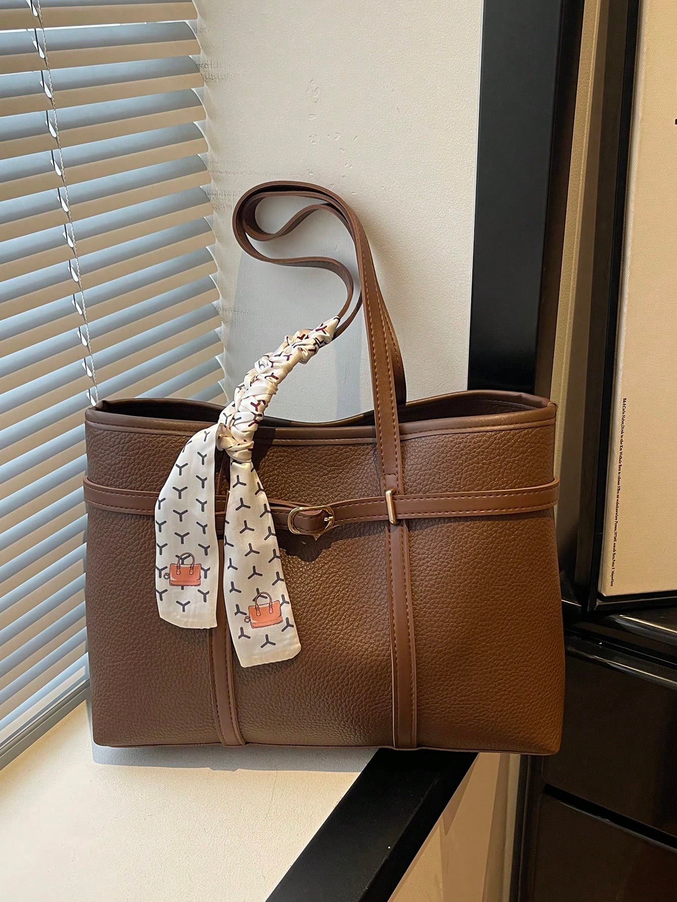 Vintage Large Capacity Handbag For Women, Fashion Simple Casual Versatile Commuter Shoulder Tote Bag