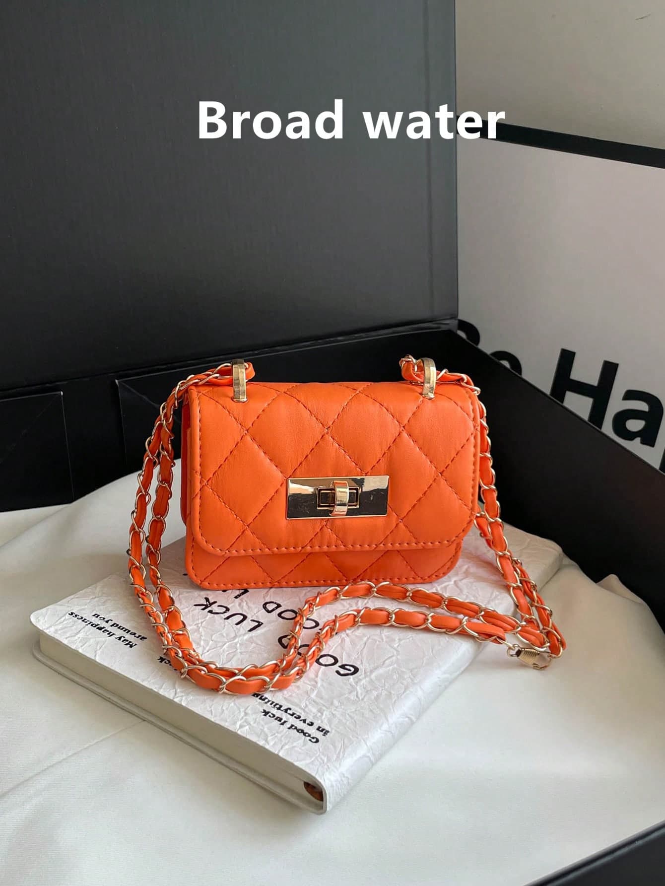 Mini Square Handbag New Style Women's Tote Bag Rhombus Quilted High-End Texture Shoulder Bag Woven Chain Flap Small Bag Red Cute Crossbody Women's Bag Accessory Bag