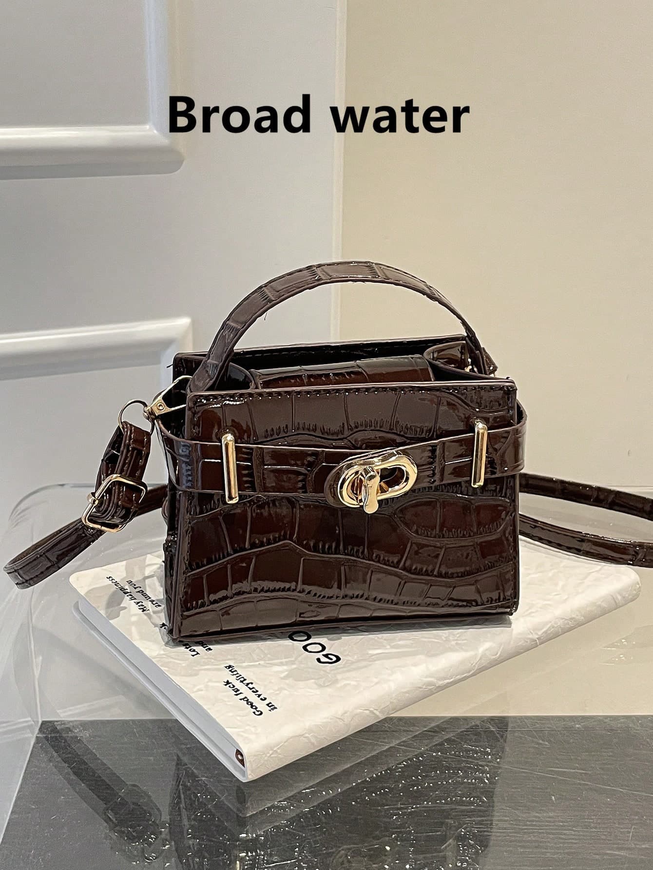 Crocodile Embossed Flap Square Bag, Fashion Solid Color Embossed Handbag, Fashion Hardware Lock Decoration, Mini Shoulder Bag Crossbody Bag, Home, Shopping, Commuting Women's Bag