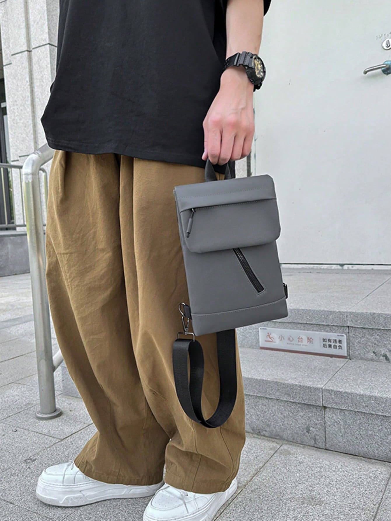 1pc Fashion Minimalist Solid Color Adjustable Shoulder Strap Zipper Closure Multifunctional Waterproof Oxford Cloth Crossbody Chest Bag Men's Small Square Bag Shoulder Bag