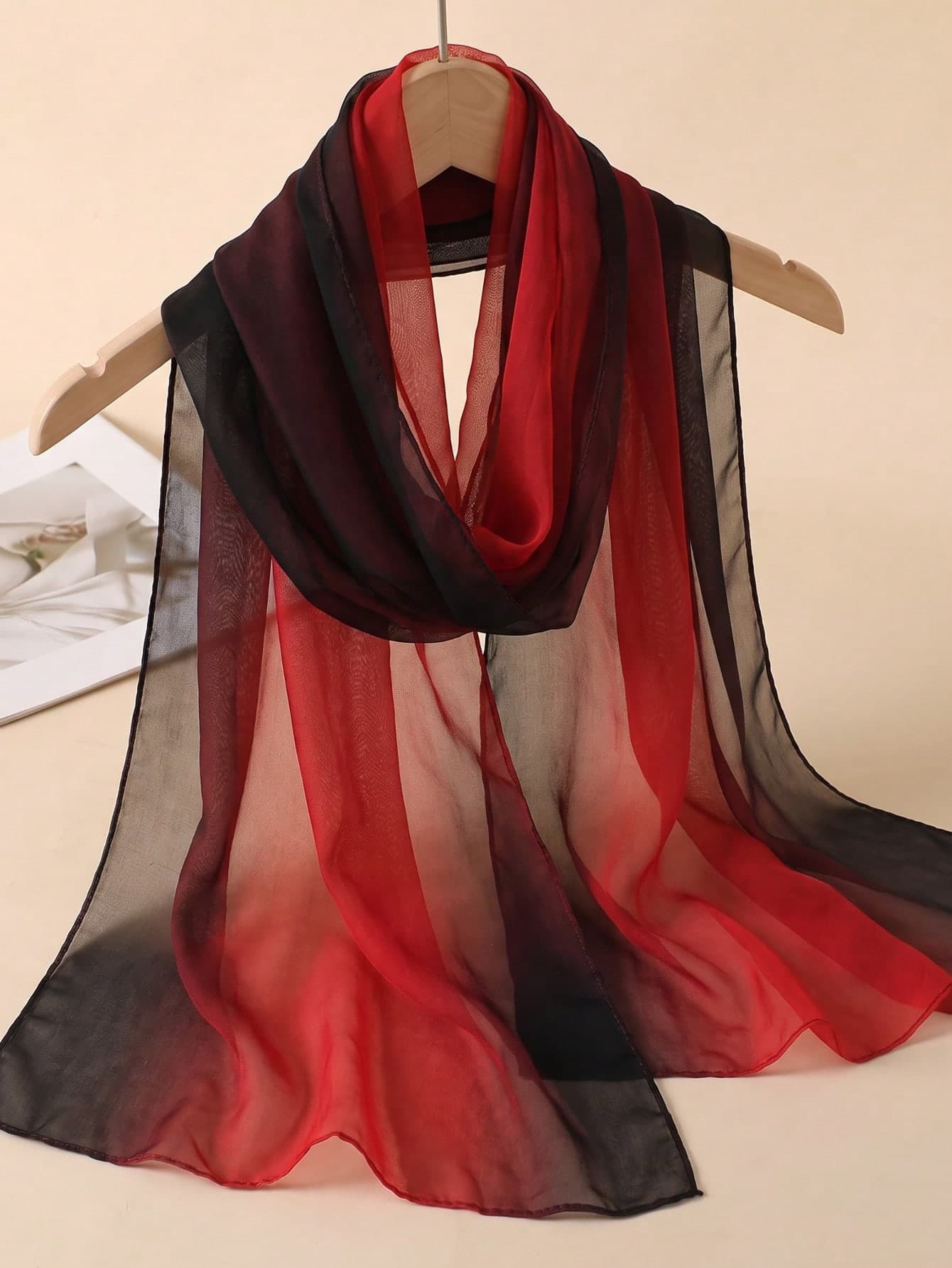 1pc Women's Simple Classic Gradient Color Lightweight Chiffon Scarf, Skin-Friendly Comfortable Sun Protection Shawl, Suitable For Daily Use