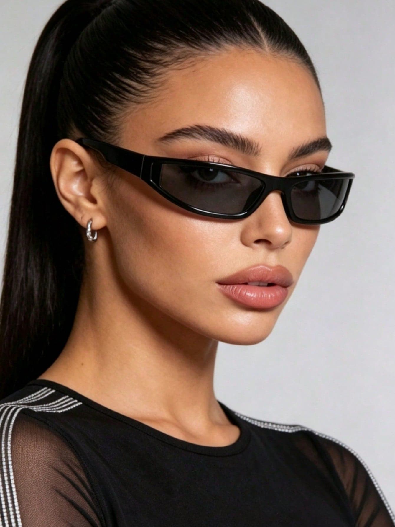 1 Pair Black Wrap-Around Small Frame Women's Fashion Glasses Y2K Avant-Garde Personalized Glasses Narrow Frame Small Futuristic Style Women's Glasses