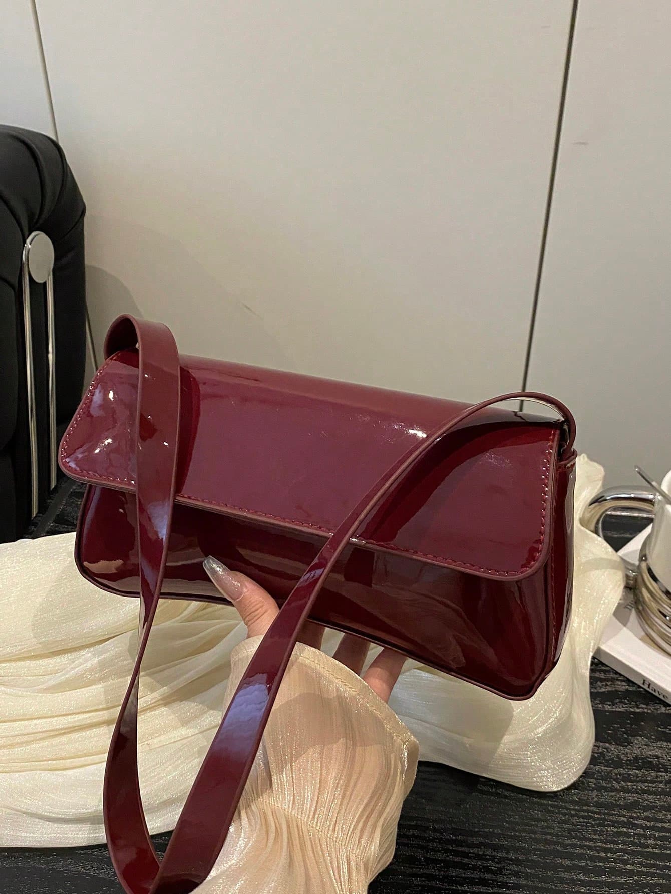 Korean Style Sweet & Cool Women's Shoulder Bag, Fashion Patent Leather Glossy Minimalist Solid Color Crossbody Bag, New Underarm Bag
