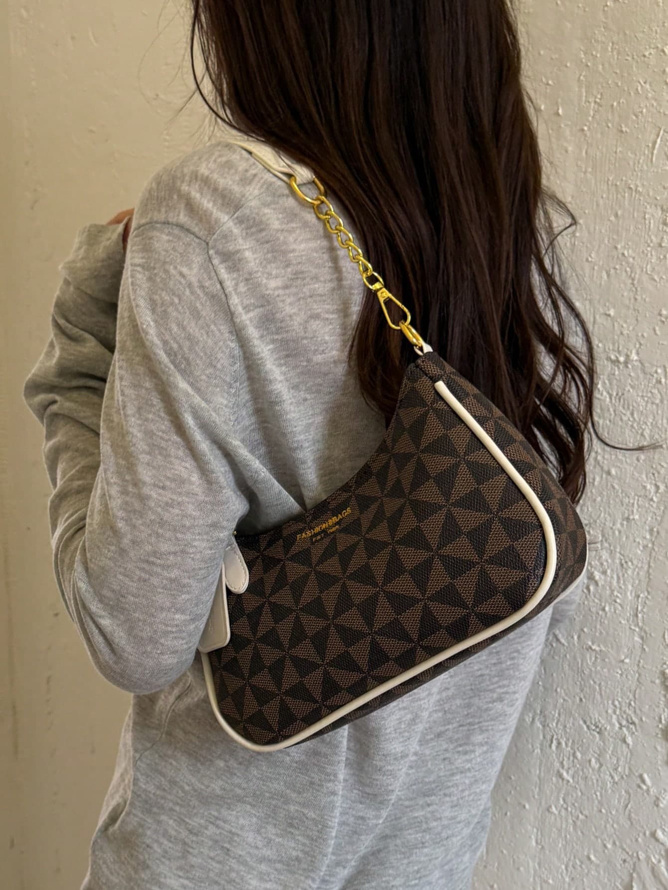 1pc Letter Jacquard Bohemian Style Shoulder Bag, Faux Leather Trim Crossbody Bag, Chain Strap Women's, Suitable For Casual Daily/Office/Commute