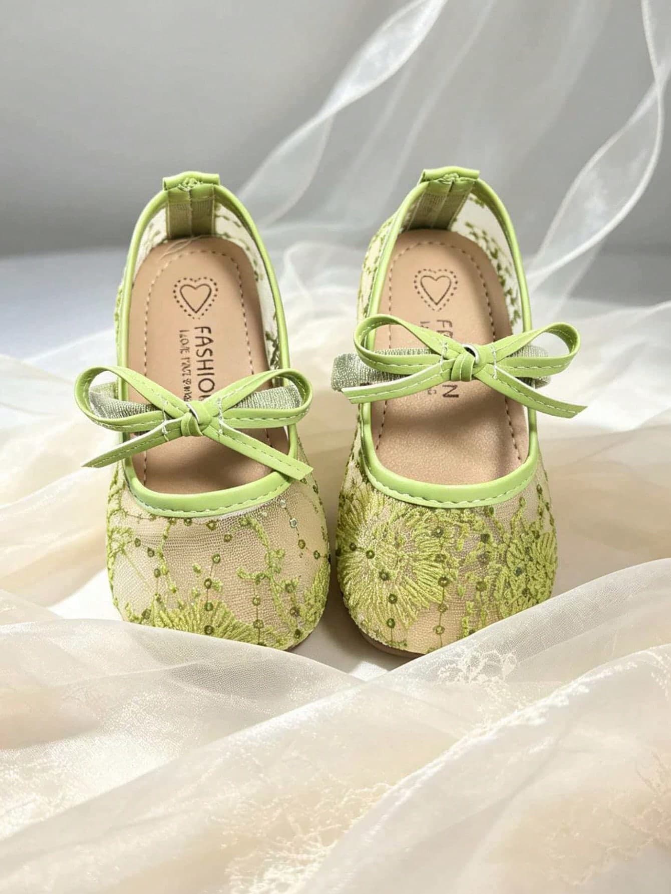 1 Pair Girls' Lace Princess Shoes, Chinese Style Embroidered Mesh Soft Sole Shoes, Children's Banquet Embroidery Dance Shoes, Suitable For 3-12 Years Old