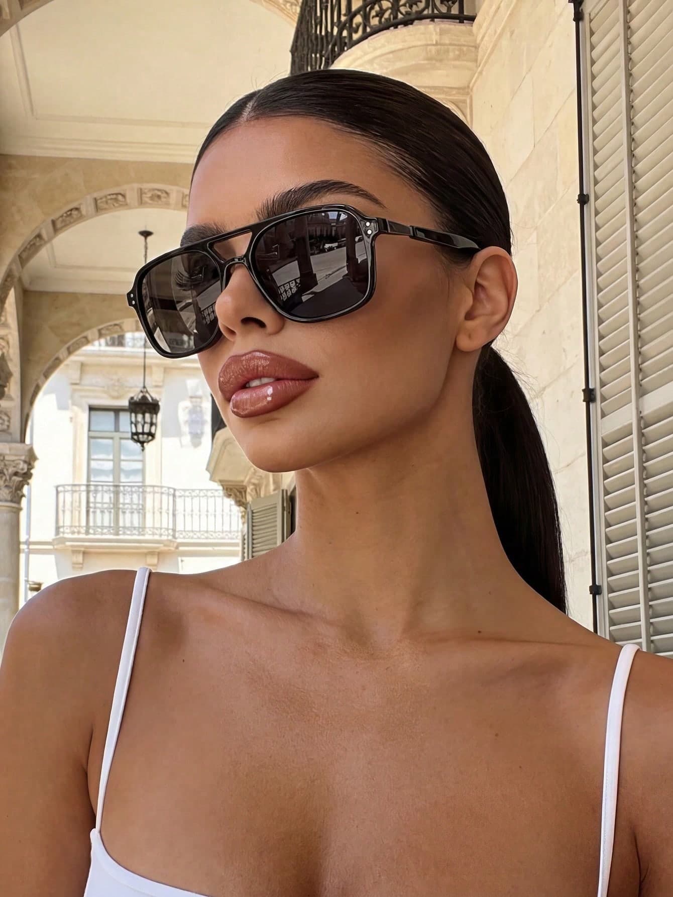 1 Pair Unisex Retro Square Aviator Glasses With Rivet Decoration, Classic Fashion Style, Essential For Summer Vacation, Vintage Style, Suitable For Beach, Travel, Driving, Daily Wear, Fits Large Face Women