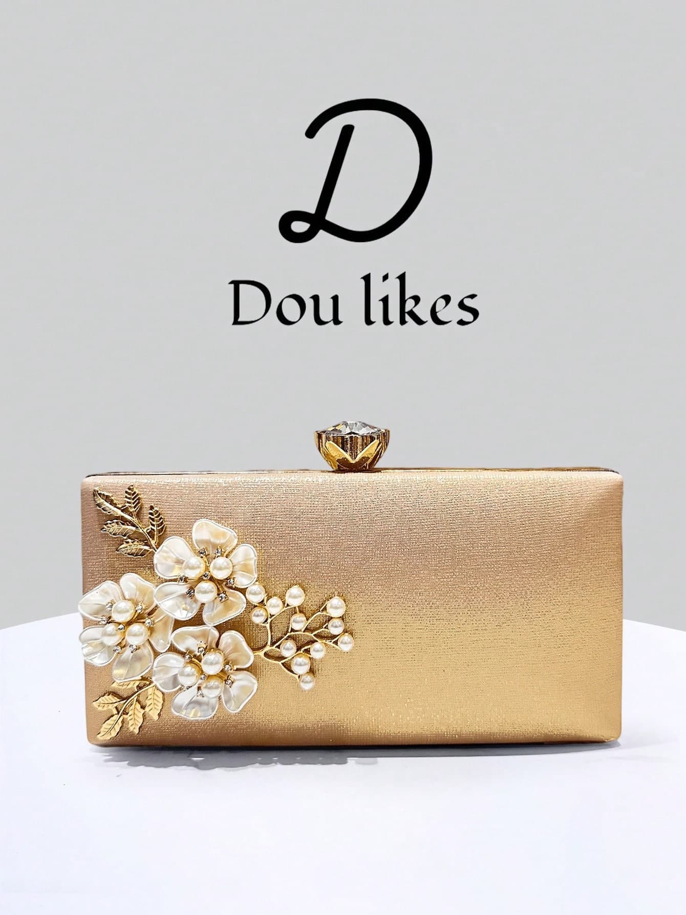 Champagne Gold 3D Floral Evening Clutch, Designed With Gentle Elegance As The Core, Perfect For Weddings, Evening Parties And Other High-Profile Occasions, An Excellent Accessory To Enhance Your Outfit's Sophistication. Suitable For Weddings, Bridesmaid Looks, Annual Banquets, Party Gatherings And Other Formal Occasions, Perfectly Matches Satin Wedding Dresses, Champagne Evening Gowns, Mermaid Skirts, New Chinese Style Cheongsams,