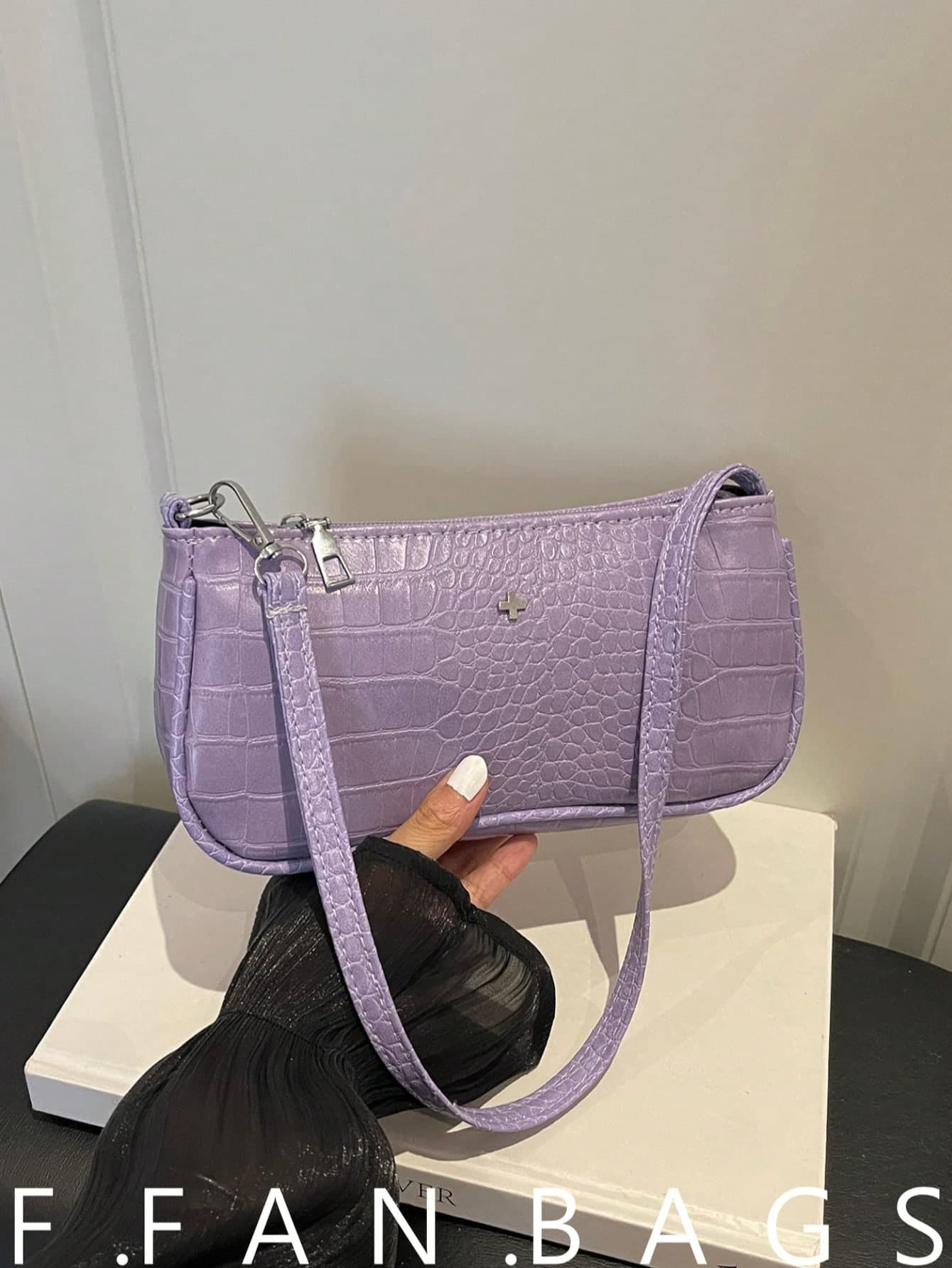Glossy Korean Style Summer New Minimalist 2026 Shiny Solid Color Women's Fashionable Shoulder Underarm Bag