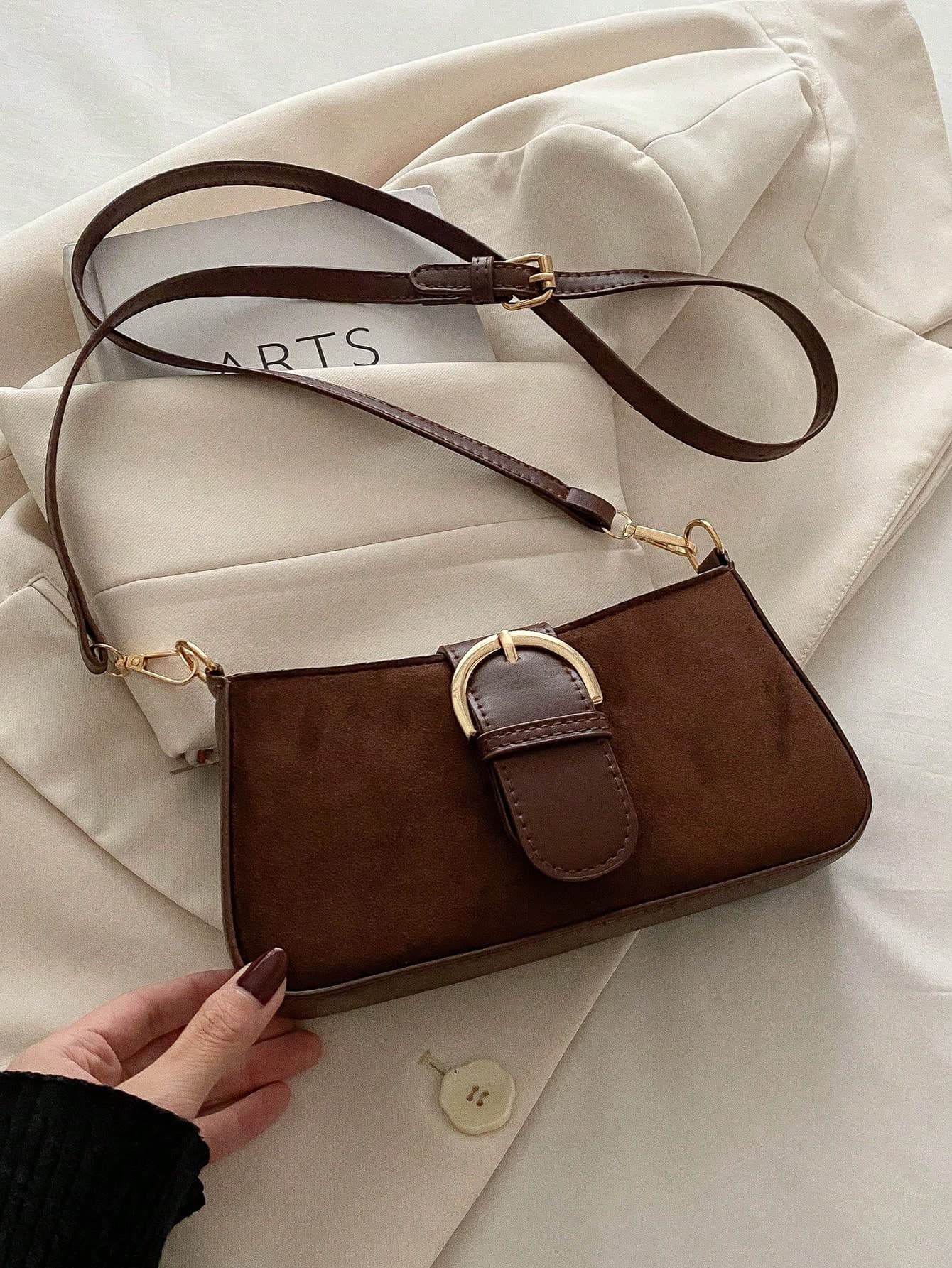 1pc Quilted Buckle Closure Baguette Bag, New Minimalist Handbag, Fashionable Strap Crossbody Bag, Versatile Casual Commuter Underarm Shoulder Bag, Portable Lightweight Crescent Bag, PU Artificial Leather, Vintage Matte, Suitable For Dating, Shopping, Outings, Office, Work, Travel, Gifts, Perfect For Daily Use